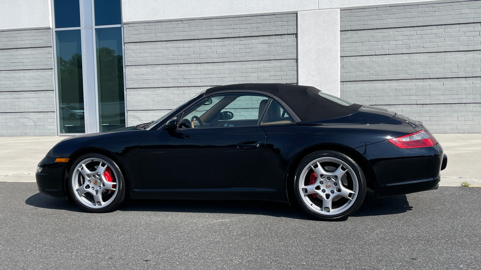 Used 2006 Porsche 911 CARRERA S CABRIOLET / BOSE / CD CHANGER / PWR SEAT PKG / HTD STS for sale $60,999 at Formula Imports in Charlotte NC 28227 13