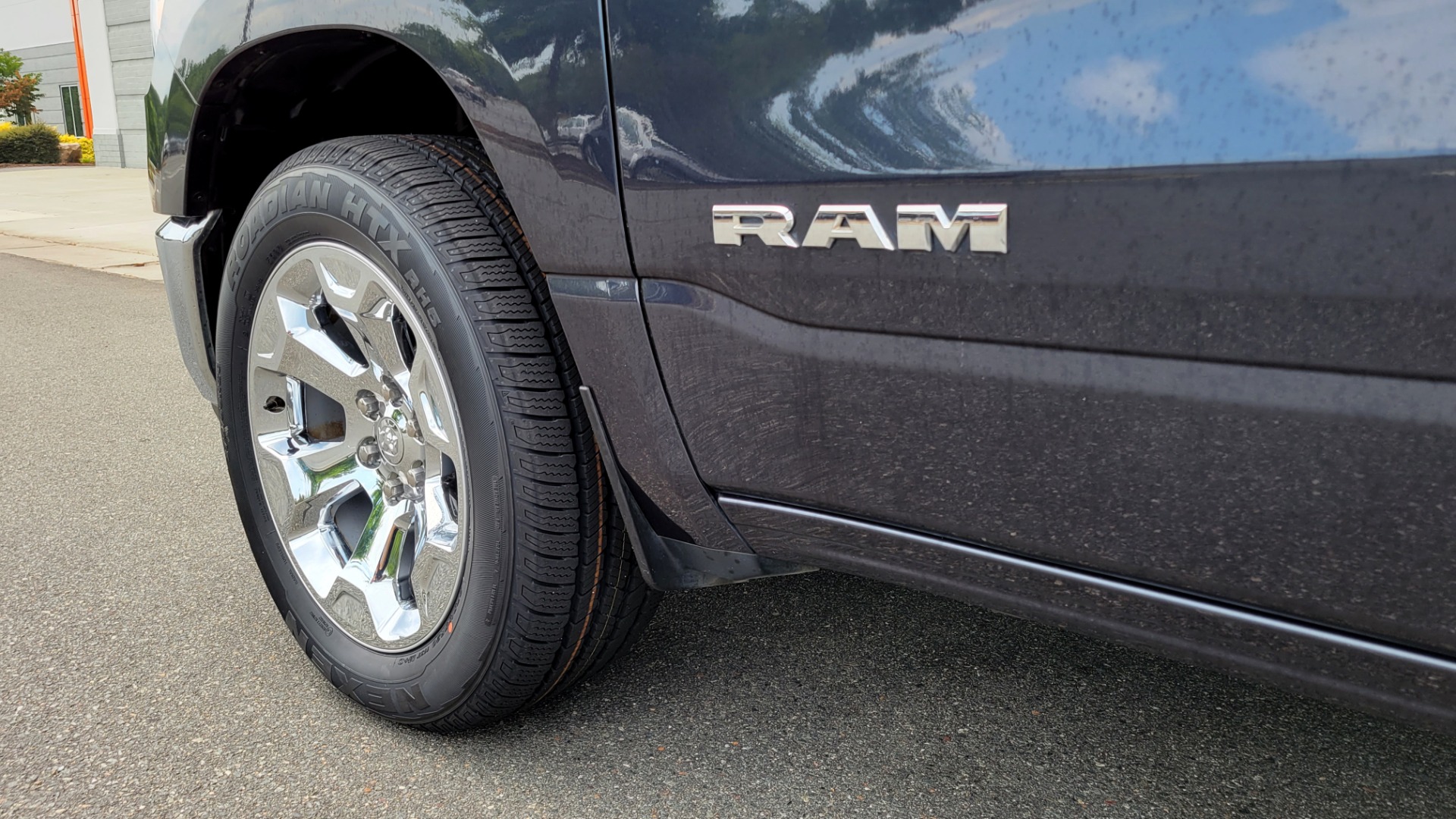 Used 2019 Ram 1500 BIG HORN QUAD CAB 4X2 / 5.7L HEMI / 8-SPD AUTO / CAMERA for sale Sold at Formula Imports in Charlotte NC 28227 10