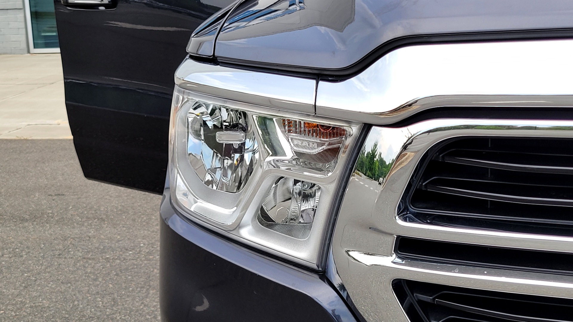 Used 2019 Ram 1500 BIG HORN QUAD CAB 4X2 / 5.7L HEMI / 8-SPD AUTO / CAMERA for sale Sold at Formula Imports in Charlotte NC 28227 24
