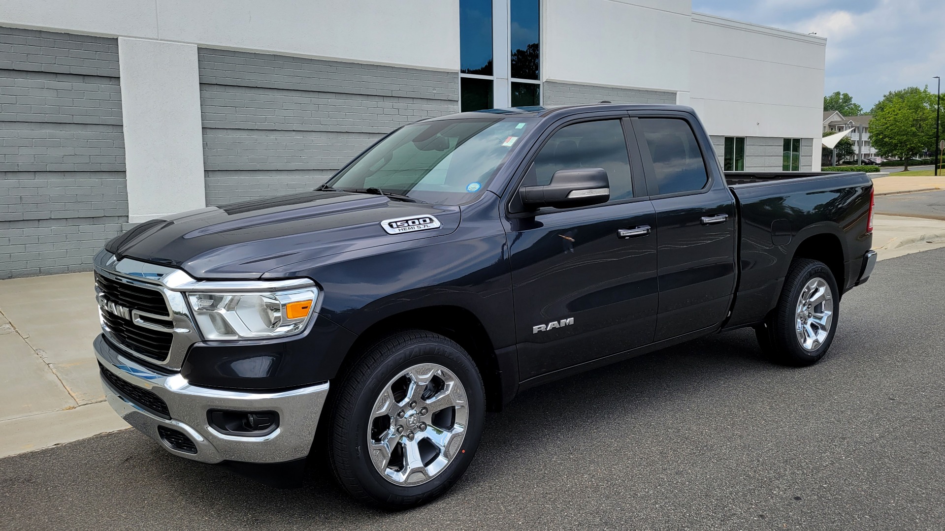 Used 2019 Ram 1500 BIG HORN QUAD CAB 4X2 / 5.7L HEMI / 8-SPD AUTO / CAMERA for sale Sold at Formula Imports in Charlotte NC 28227 3