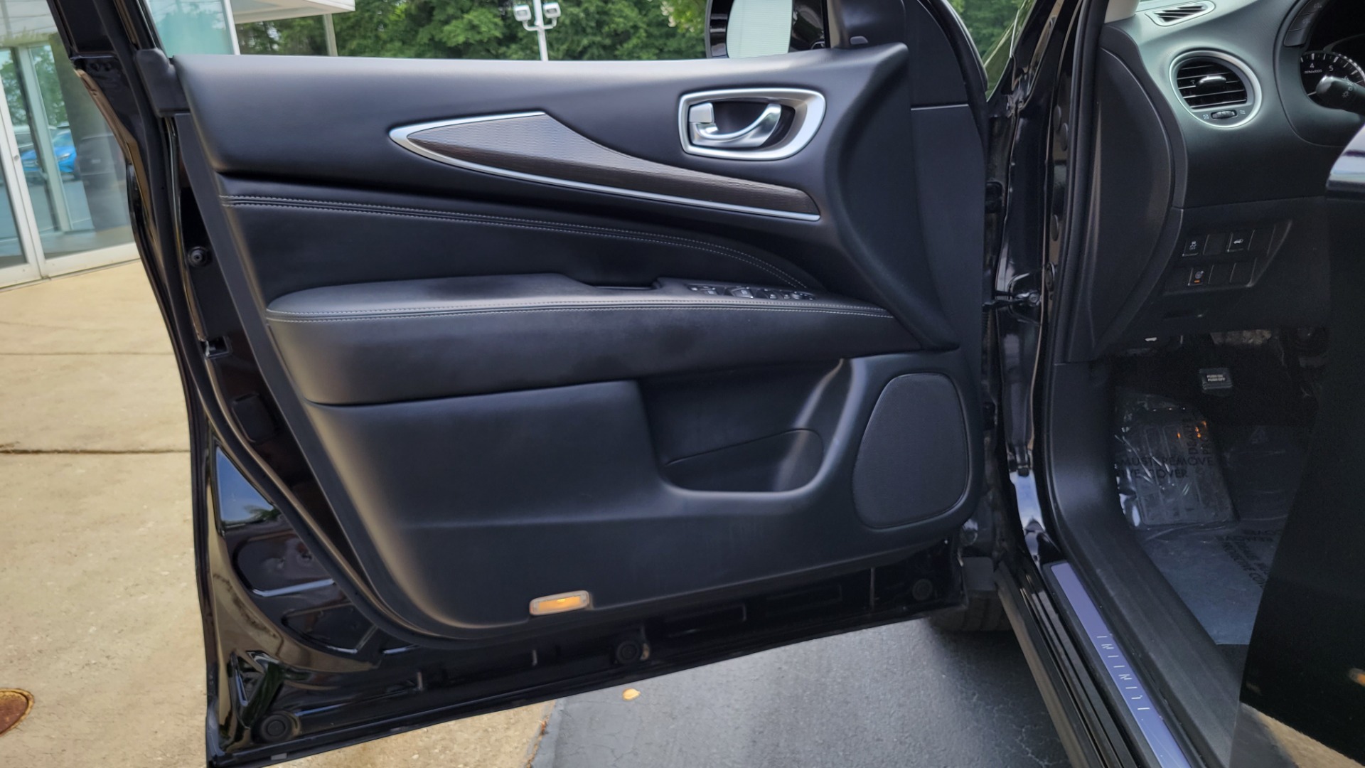 Used 2019 INFINITI QX60 PURE 3.5L / AWD / NAV / SUNROOF / 3-ROW / CAMERA for sale Sold at Formula Imports in Charlotte NC 28227 23