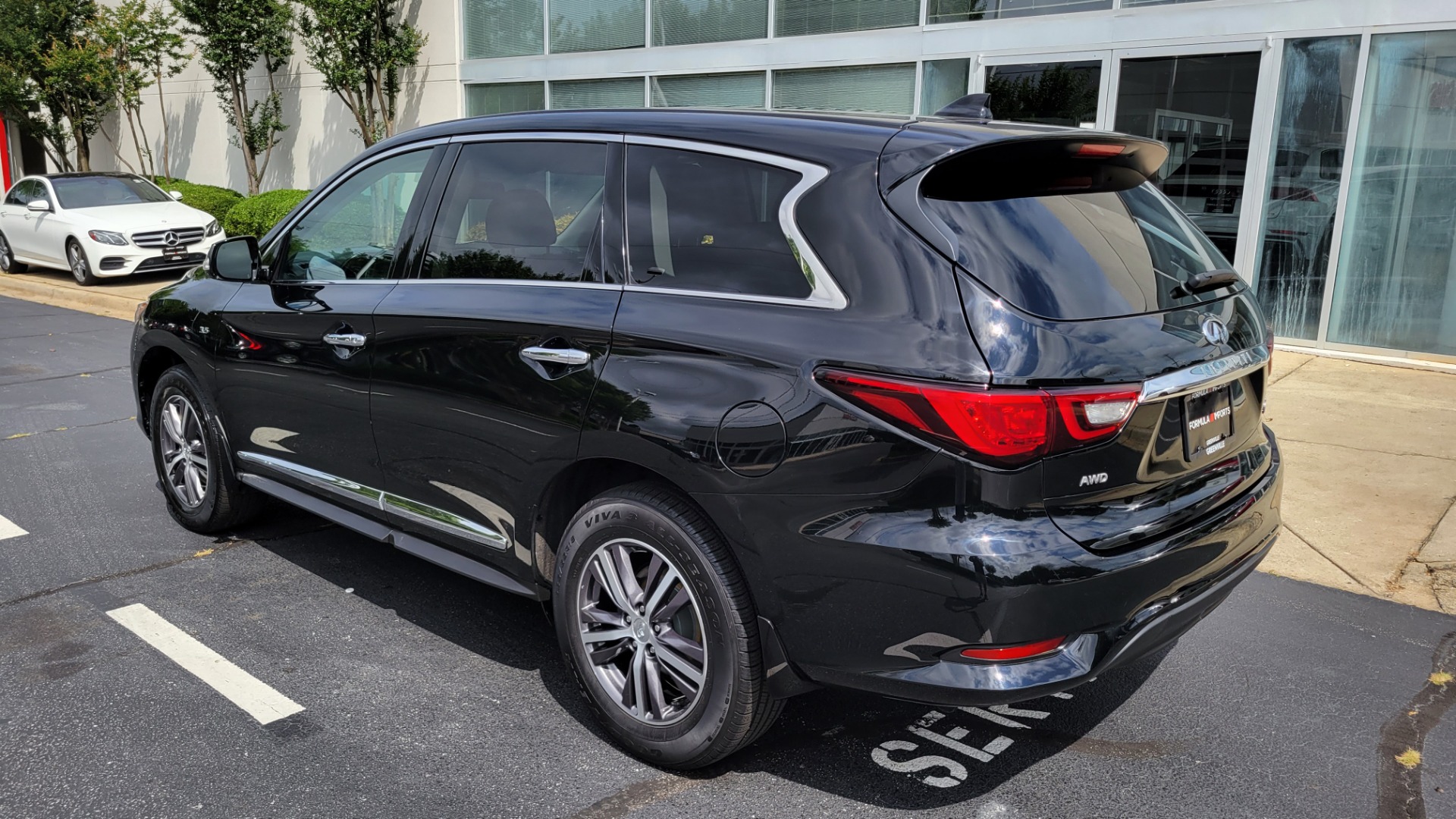 Used 2019 INFINITI QX60 PURE 3.5L / AWD / NAV / SUNROOF / 3-ROW / CAMERA for sale Sold at Formula Imports in Charlotte NC 28227 4