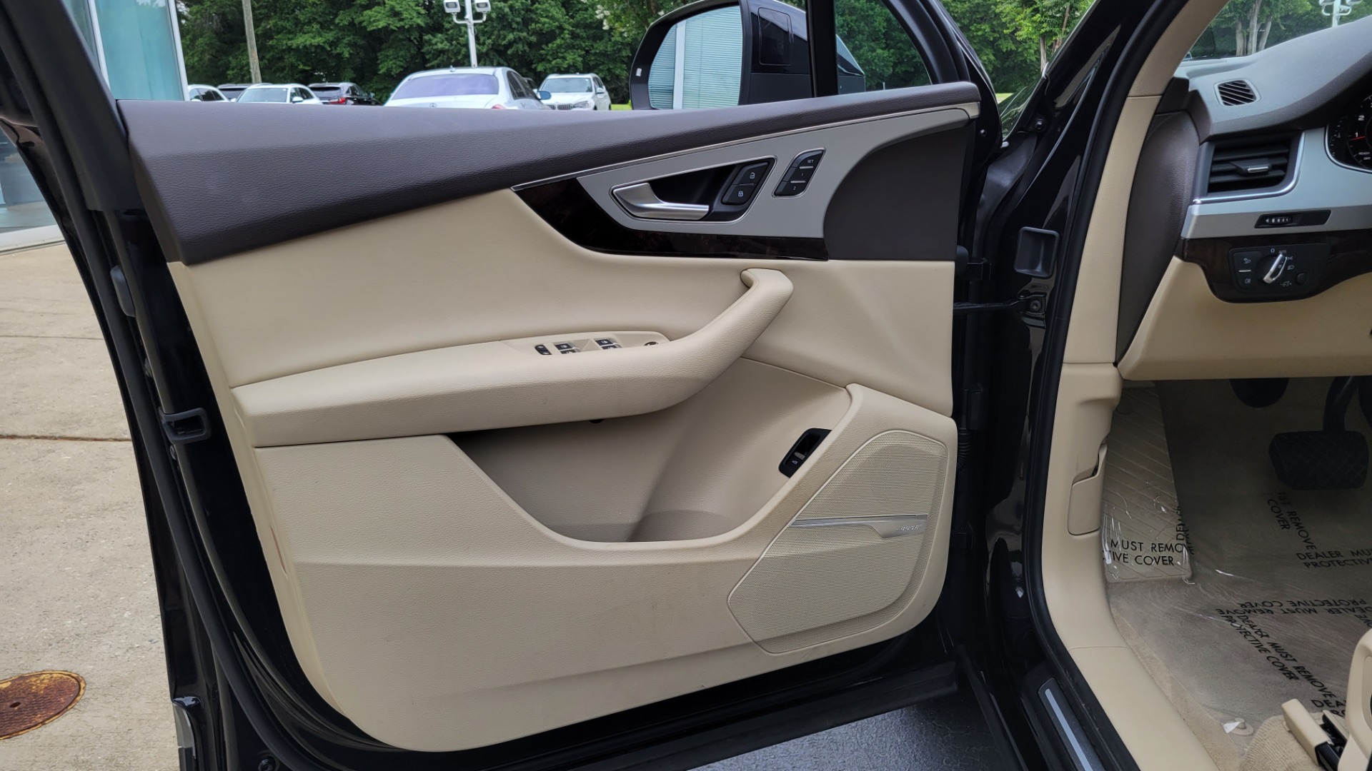Used 2019 Audi Q7 PREMIUM PLUS / COLD WTHR / NAV / SUNROOF / 3-ROW / CAMERA for sale Sold at Formula Imports in Charlotte NC 28227 27
