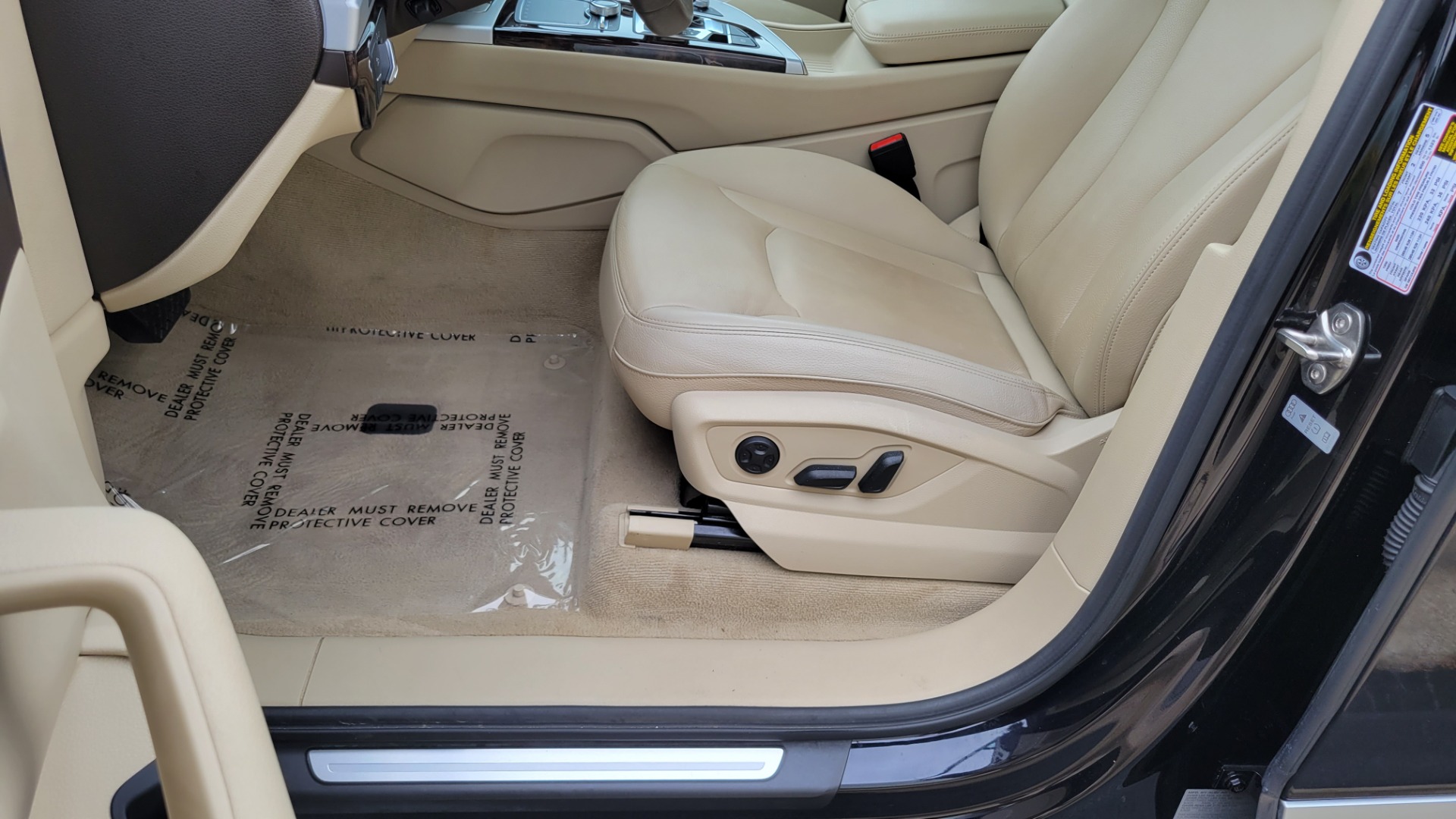 Used 2019 Audi Q7 PREMIUM PLUS / COLD WTHR / NAV / SUNROOF / 3-ROW / CAMERA for sale Sold at Formula Imports in Charlotte NC 28227 32