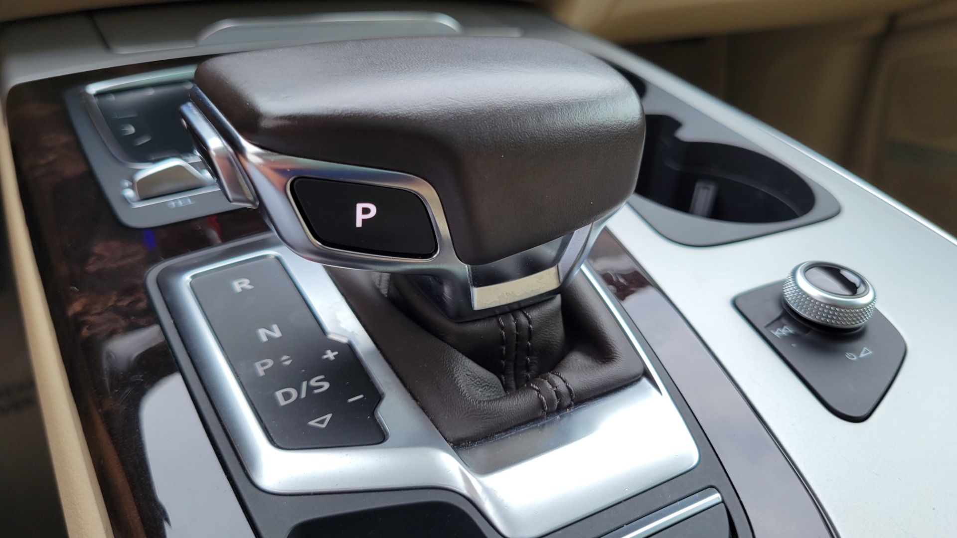 Used 2019 Audi Q7 PREMIUM PLUS / COLD WTHR / NAV / SUNROOF / 3-ROW / CAMERA for sale $45,295 at Formula Imports in Charlotte NC 28227 52