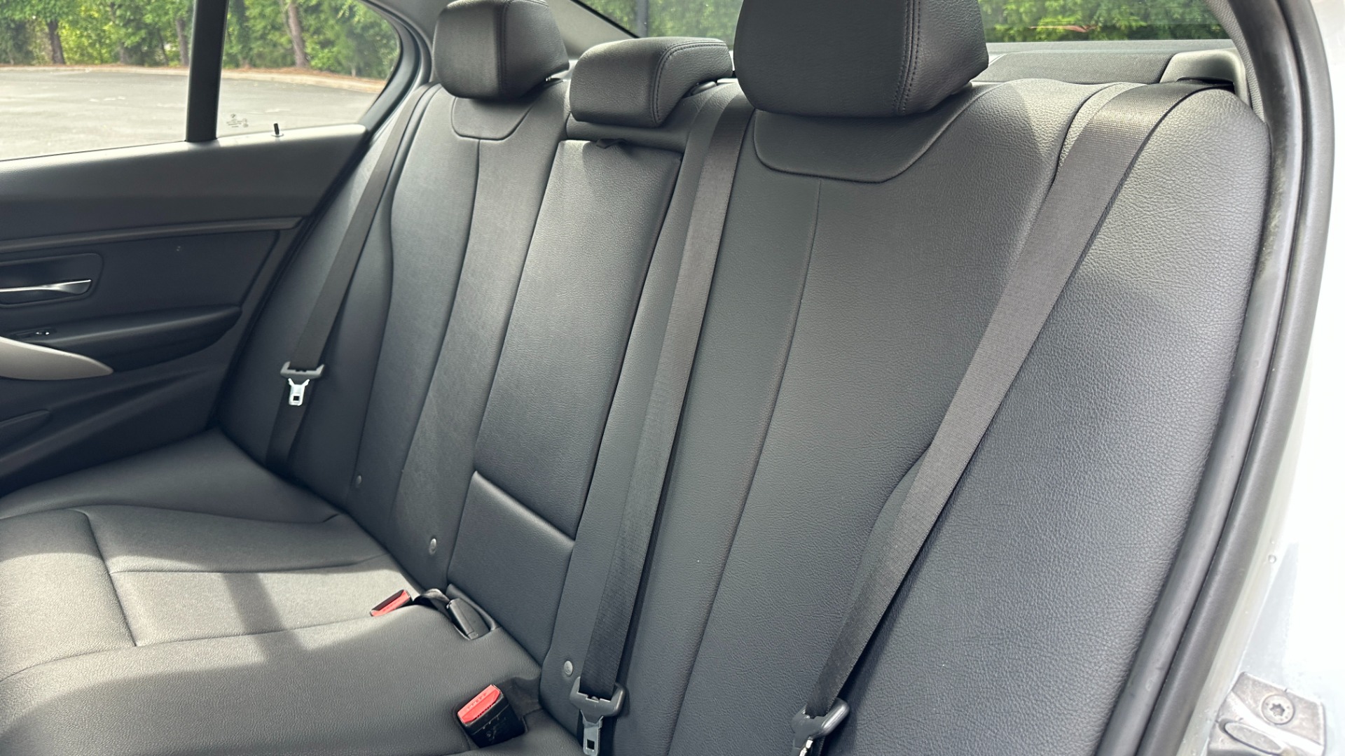 Used 2018 BMW 3 SERIES 320I XDRIVE SEDAN / HTD STS / ACTV BLIND SPT DET / REARVIEW for sale $27,995 at Formula Imports in Charlotte NC 28227 23