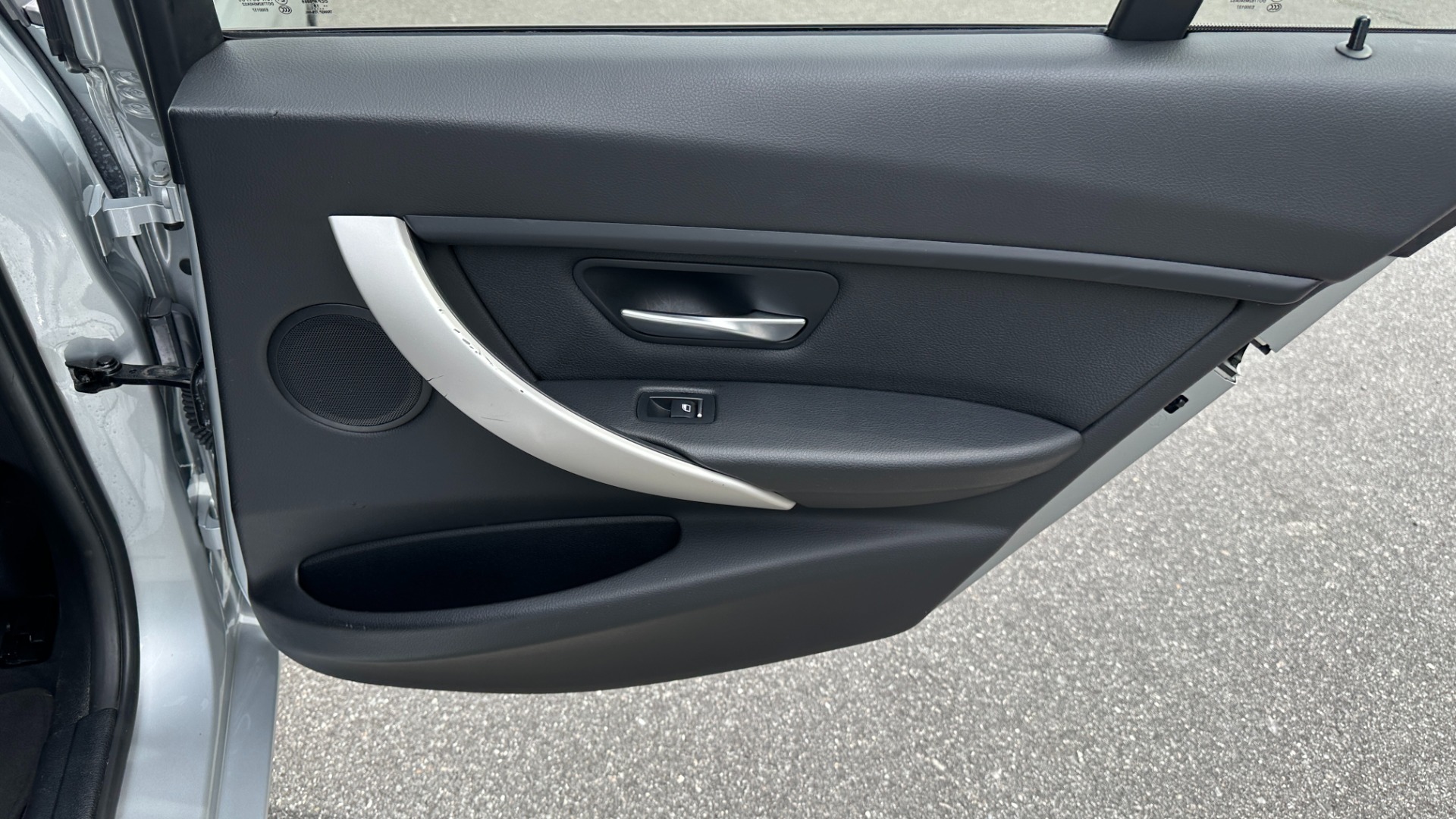 Used 2018 BMW 3 SERIES 320I XDRIVE SEDAN / HTD STS / ACTV BLIND SPT DET / REARVIEW for sale $27,995 at Formula Imports in Charlotte NC 28227 26
