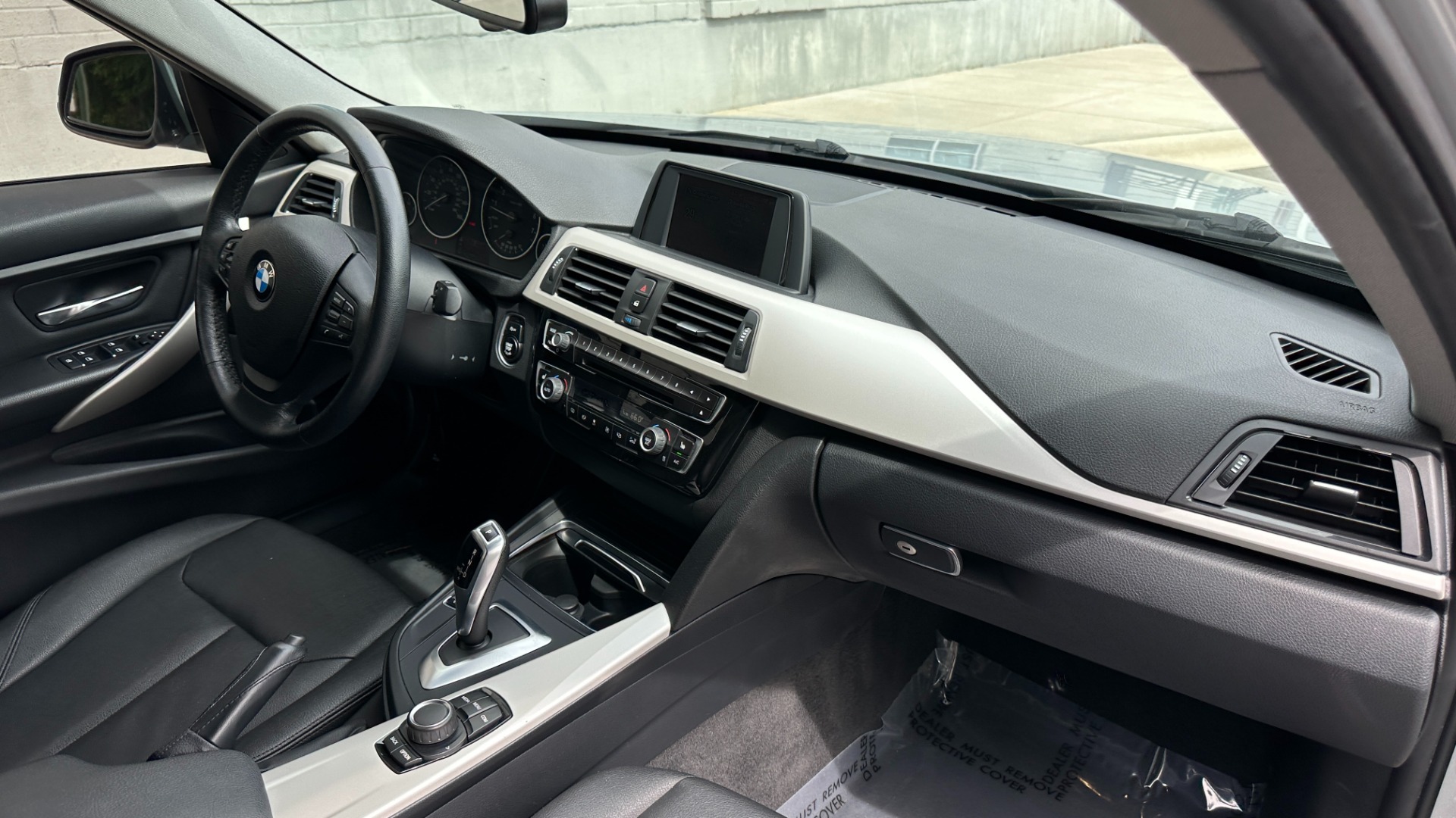 Used 2018 BMW 3 Series 320i xDrive for sale $23,595 at Formula Imports in Charlotte NC 28227 31
