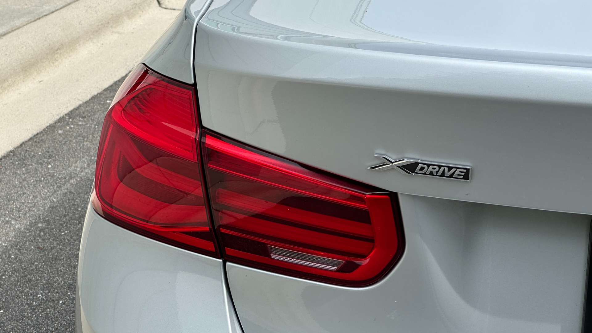 Used 2018 BMW 3 Series 320i xDrive for sale $23,595 at Formula Imports in Charlotte NC 28227 38