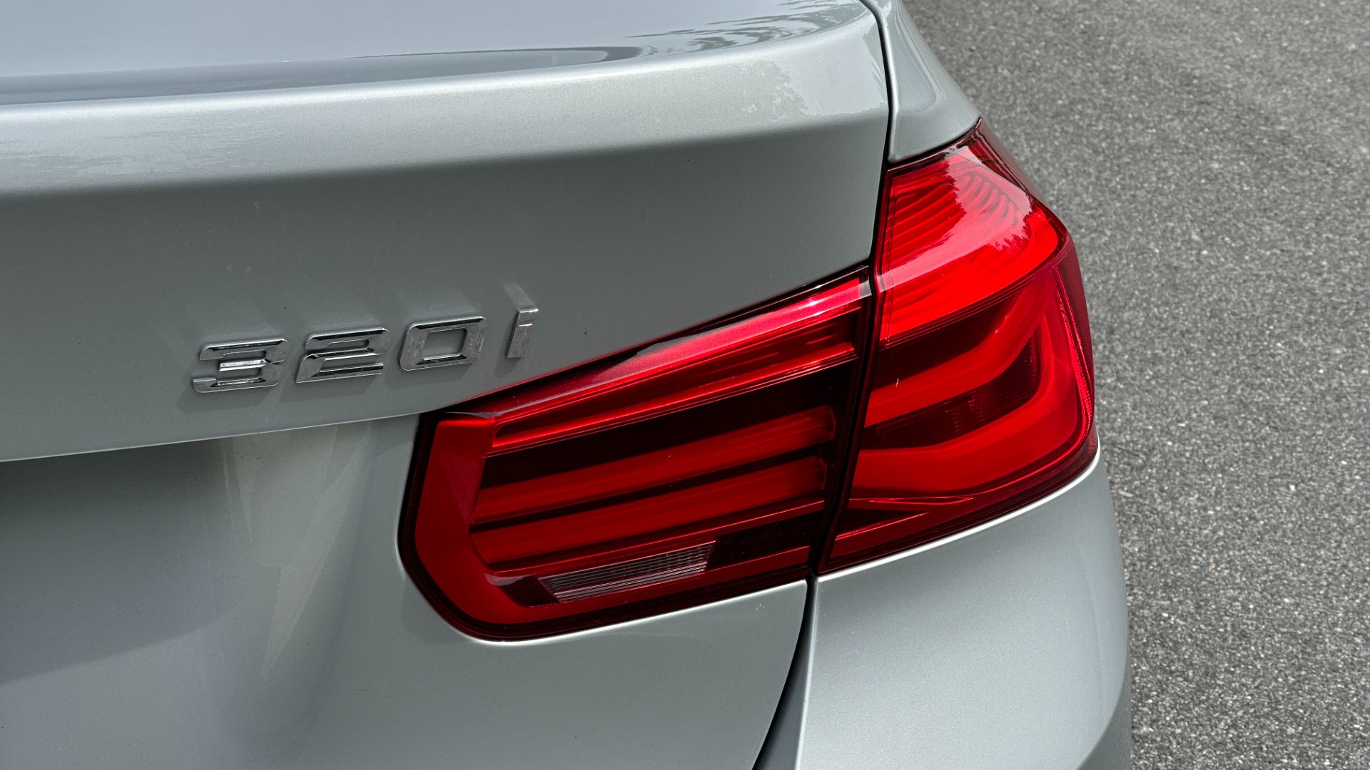 Used 2018 BMW 3 Series 320i xDrive for sale Sold at Formula Imports in Charlotte NC 28227 39