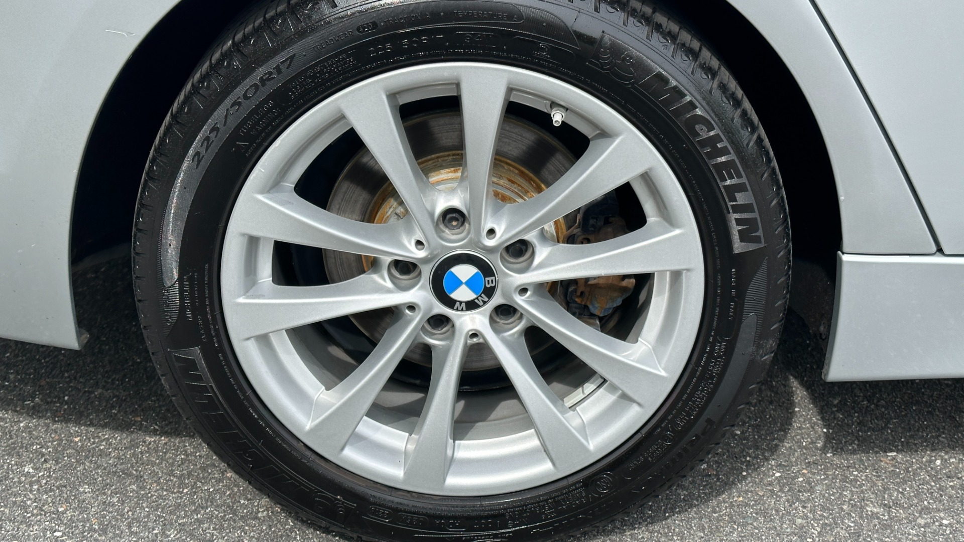 Used 2018 BMW 3 Series 320i xDrive for sale $23,595 at Formula Imports in Charlotte NC 28227 43