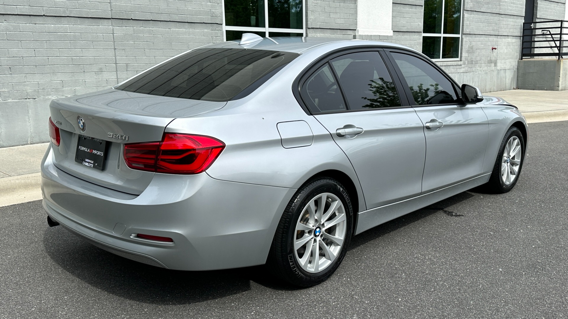 Used 2018 BMW 3 Series 320i xDrive for sale $23,595 at Formula Imports in Charlotte NC 28227 5