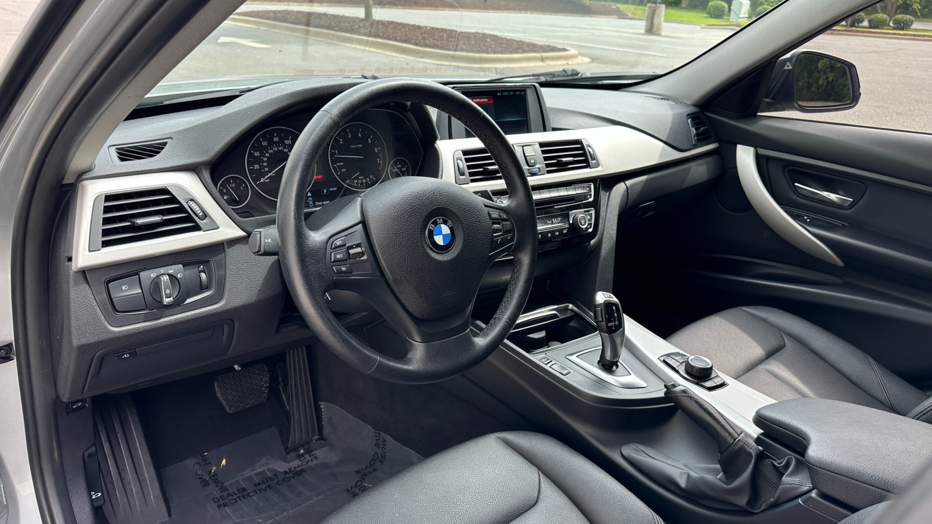 Used 2018 BMW 3 Series 320i xDrive for sale $23,595 at Formula Imports in Charlotte NC 28227 9