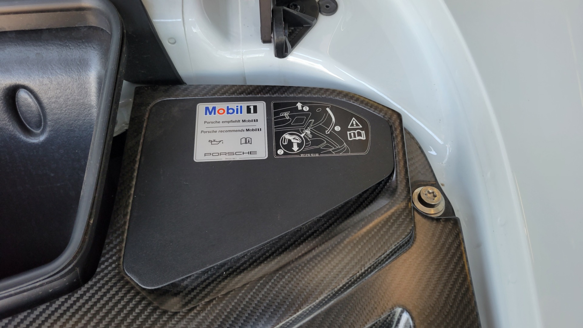 Used 2019 Porsche 911 GT3 4.0L 520HP COUPE / PDK 7-SPD / BOSE / APPLE / REARVIEW for sale Sold at Formula Imports in Charlotte NC 28227 27