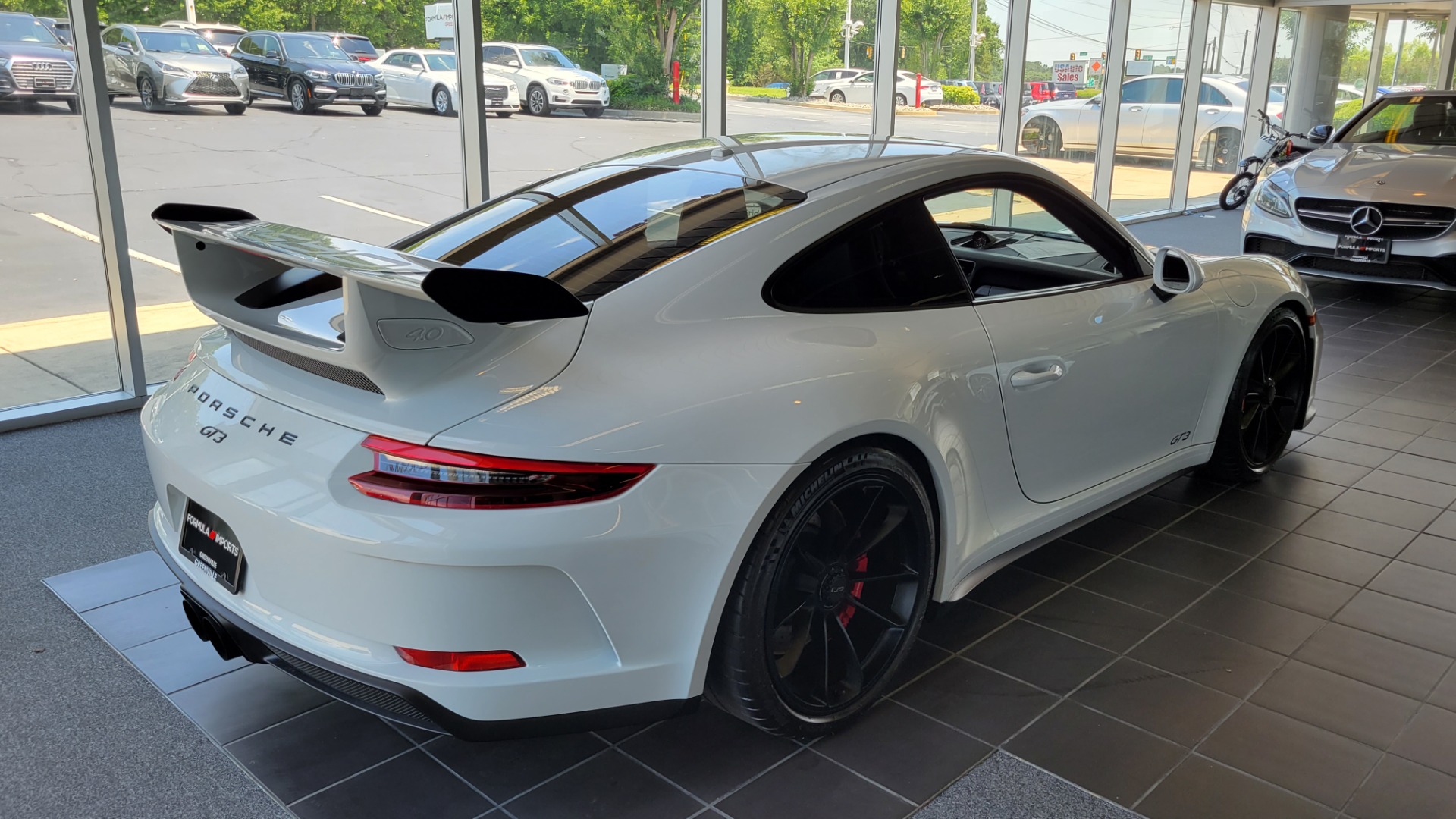 Used 2019 Porsche 911 GT3 4.0L 520HP COUPE / PDK 7-SPD / BOSE / APPLE / REARVIEW for sale Sold at Formula Imports in Charlotte NC 28227 3