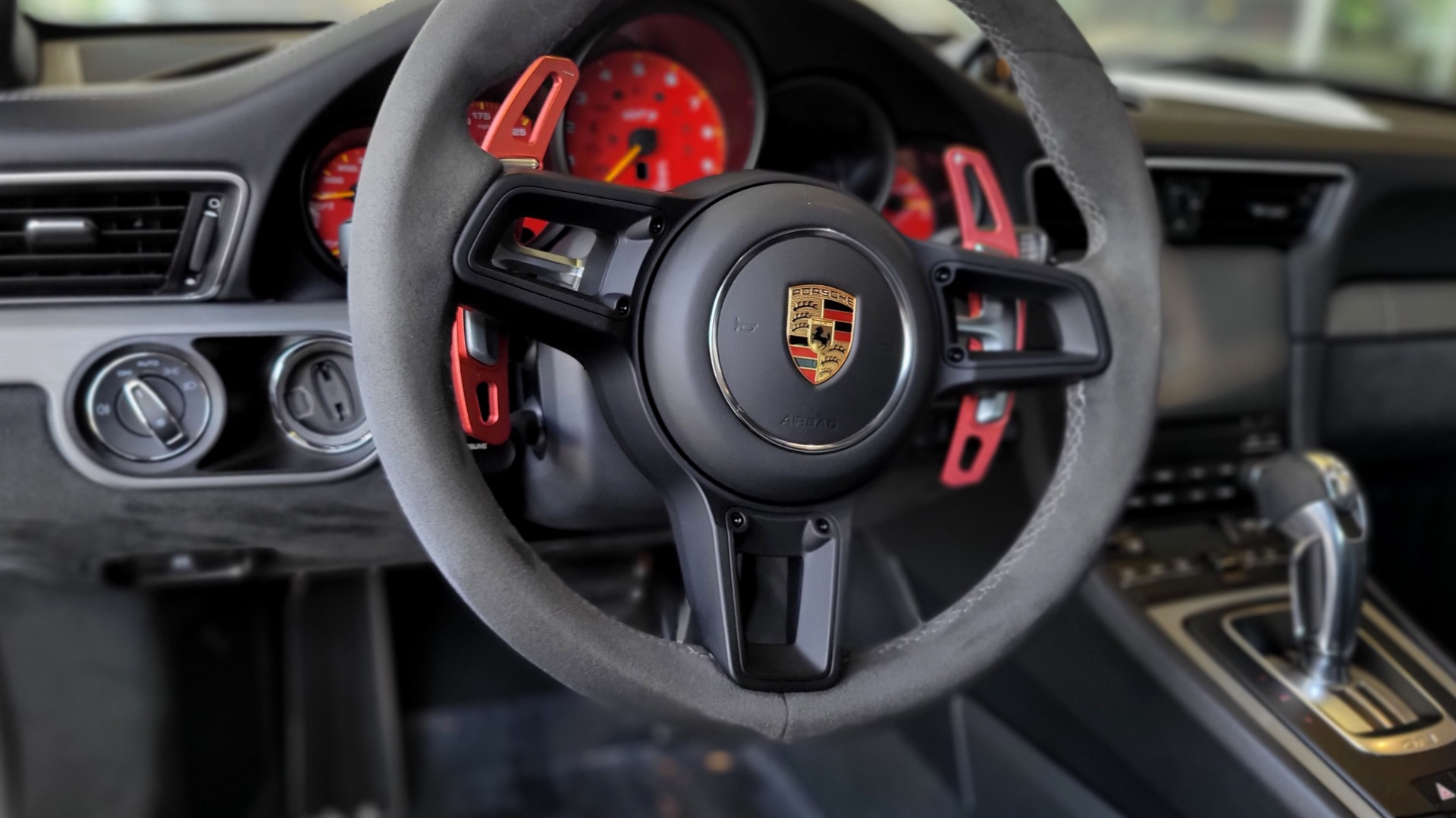 Used 2019 Porsche 911 GT3 4.0L 520HP COUPE / PDK 7-SPD / BOSE / APPLE / REARVIEW for sale Sold at Formula Imports in Charlotte NC 28227 38