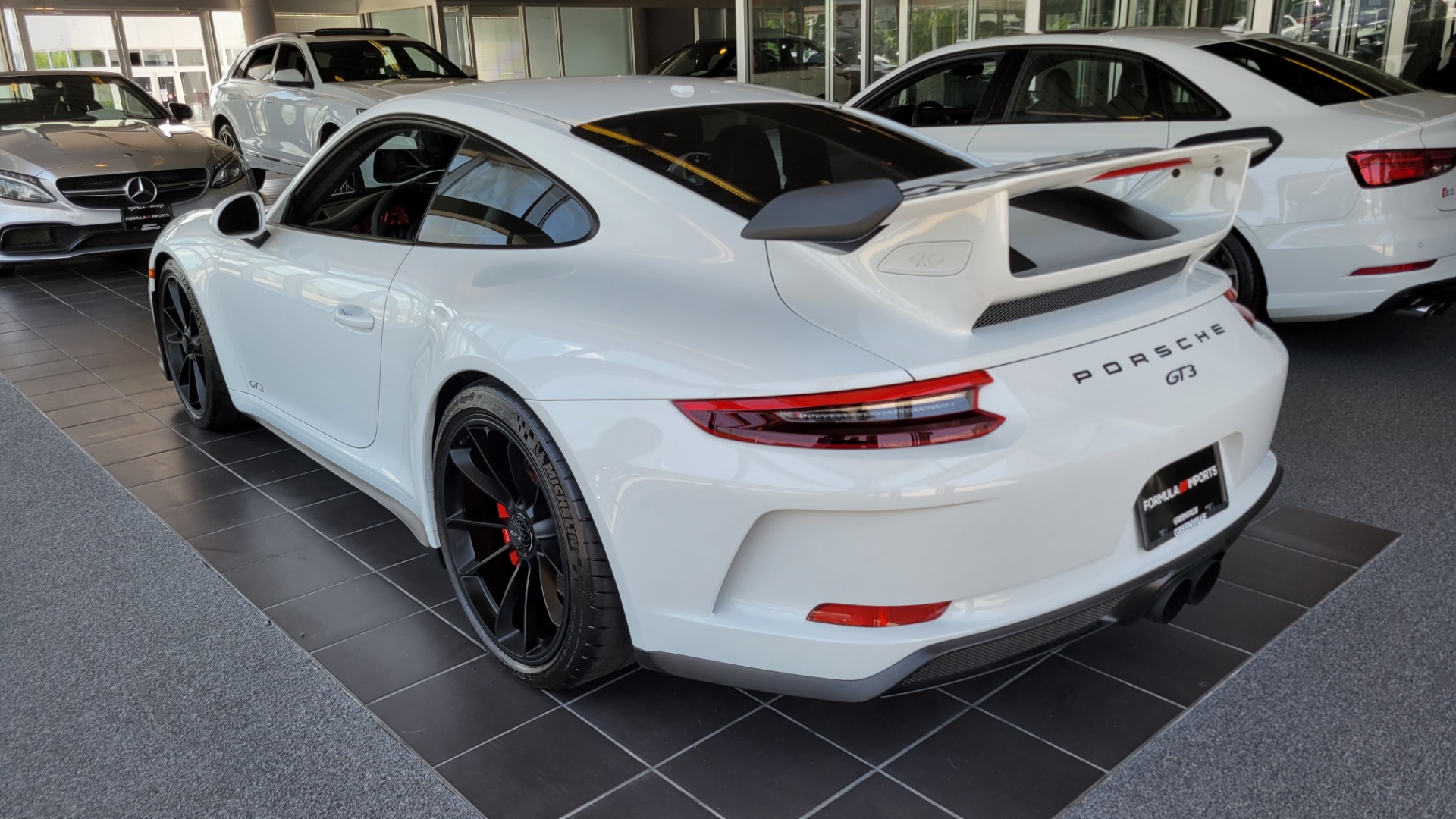 Used 2019 Porsche 911 GT3 4.0L 520HP COUPE / PDK 7-SPD / BOSE / APPLE / REARVIEW for sale Sold at Formula Imports in Charlotte NC 28227 5