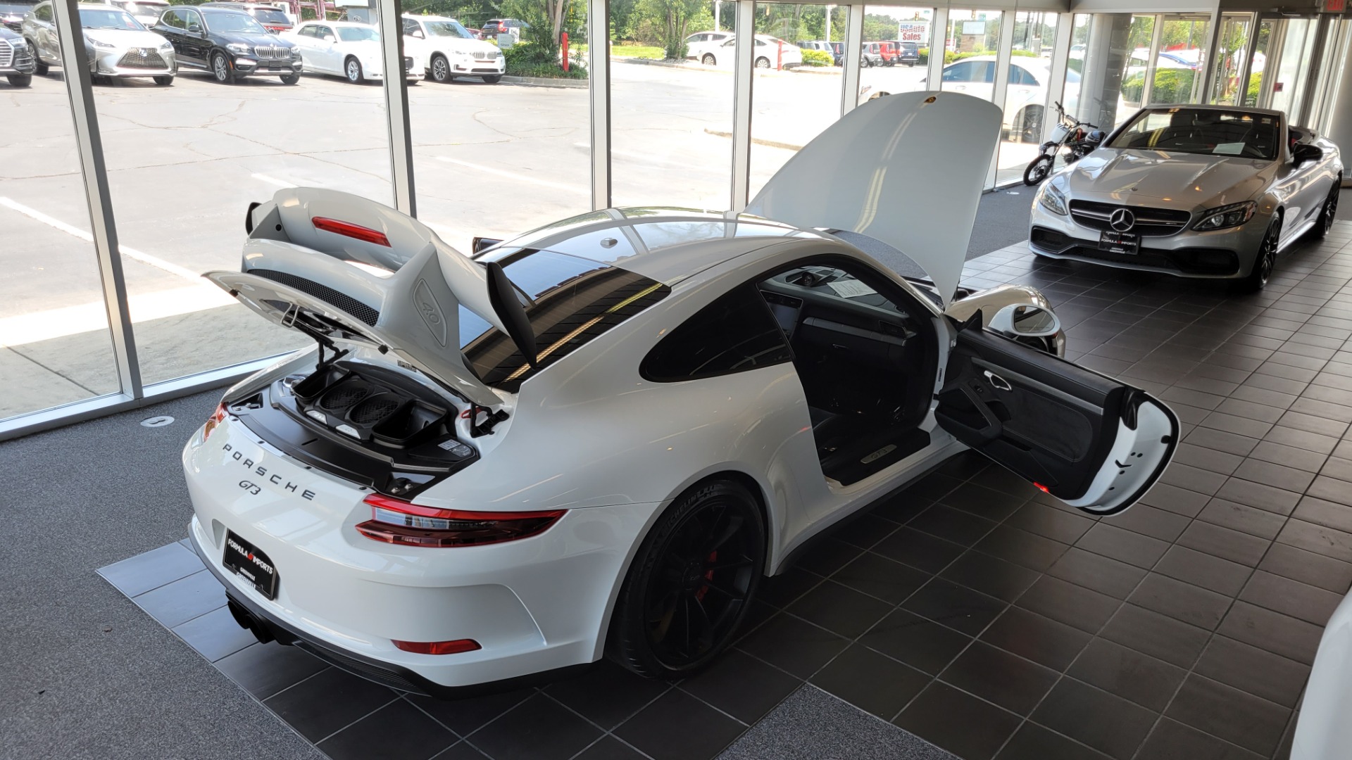 Used 2019 Porsche 911 GT3 4.0L 520HP COUPE / PDK 7-SPD / BOSE / APPLE / REARVIEW for sale Sold at Formula Imports in Charlotte NC 28227 8