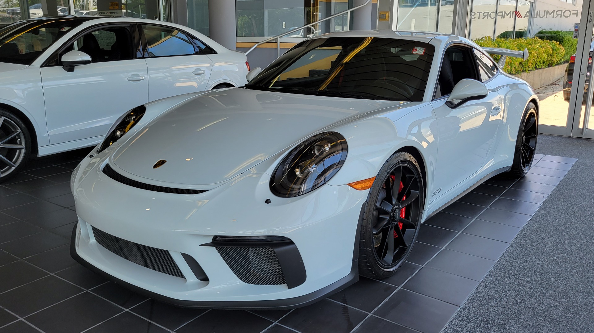 Used 2019 Porsche 911 GT3 4.0L 520HP COUPE / PDK 7-SPD / BOSE / APPLE / REARVIEW for sale Sold at Formula Imports in Charlotte NC 28227 1