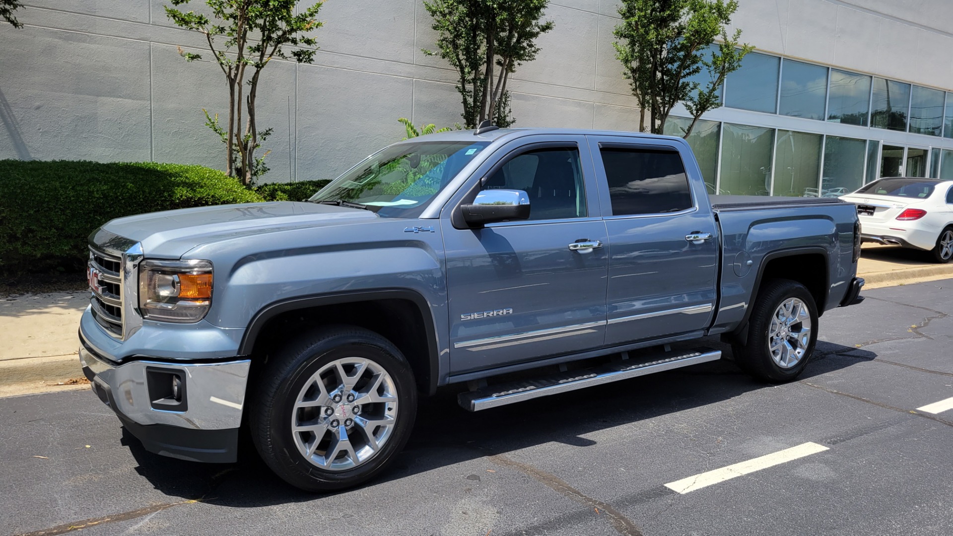 Used 2015 GMC SIERRA 1500 SLT 4X4 CREWCAB / NAV / BOSE / STEPS / 20IN WHEELS / REARVIEW for sale Sold at Formula Imports in Charlotte NC 28227 1