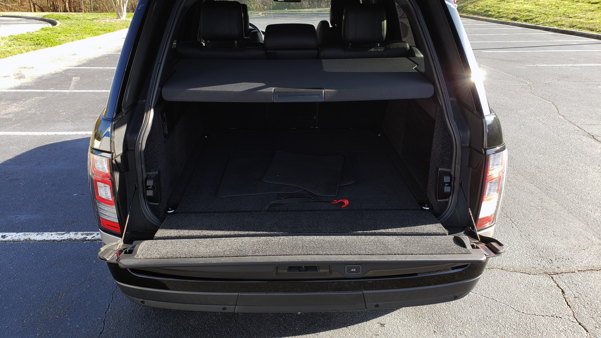 Used 2016 Land Rover RANGE ROVER HSE SC V6 / 4x4 / NAV / SUNROOF / REARVIEW for sale Sold at Formula Imports in Charlotte NC 28227 14