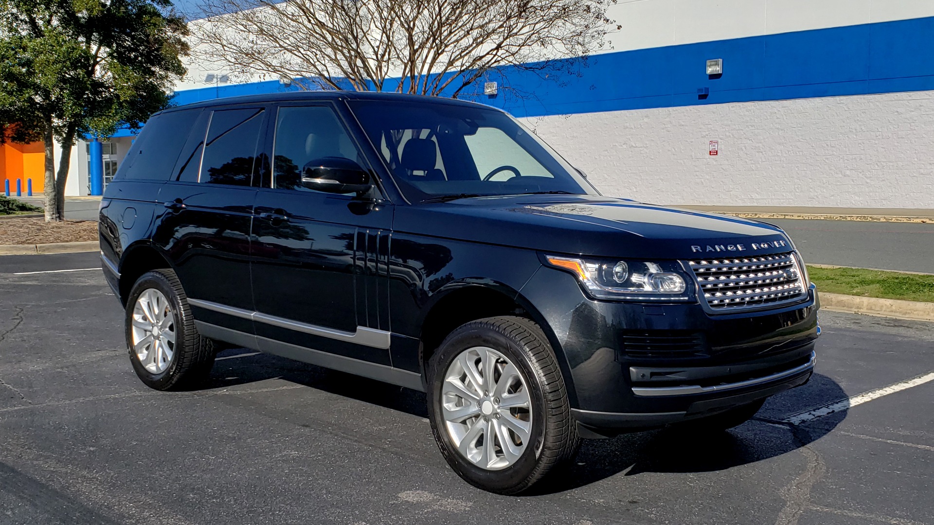 Used 2016 Land Rover RANGE ROVER HSE SC V6 / 4x4 / NAV / SUNROOF / REARVIEW for sale Sold at Formula Imports in Charlotte NC 28227 4