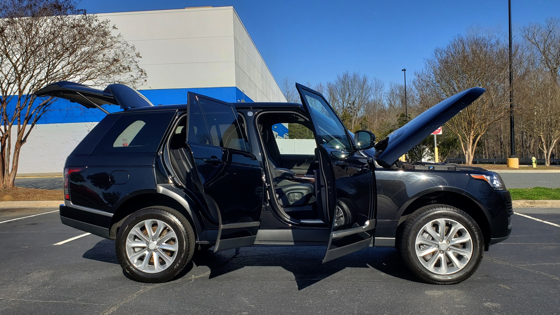 Used 2016 Land Rover RANGE ROVER HSE SC V6 / 4x4 / NAV / SUNROOF / REARVIEW for sale Sold at Formula Imports in Charlotte NC 28227 9