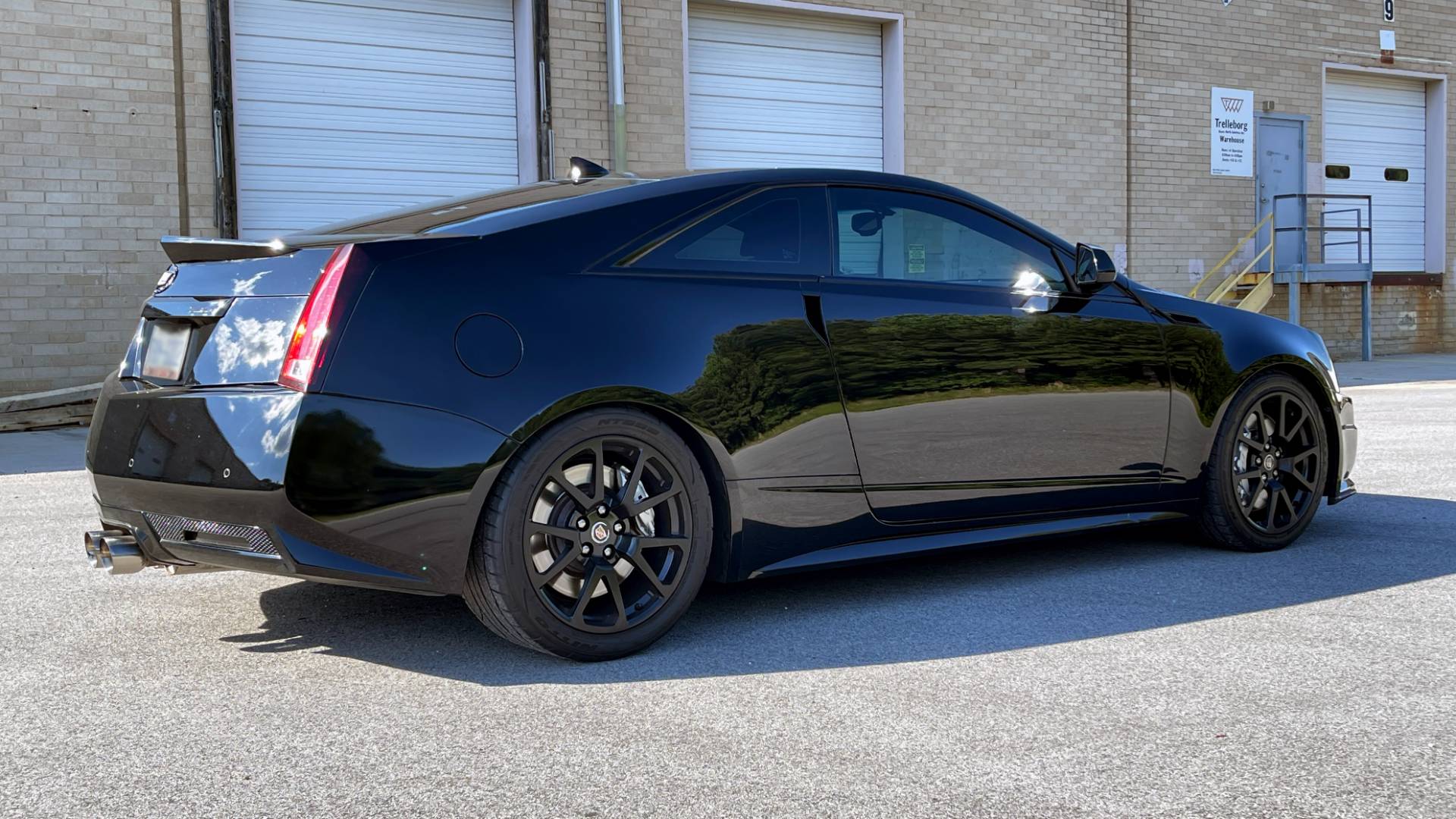 Used 2011 Cadillac CTS-V COUPE 6.2L 600HP+ / NAV / BOSE / SUNROOF / RECARO / 19IN WHLS / REARVIEW for sale Sold at Formula Imports in Charlotte NC 28227 12