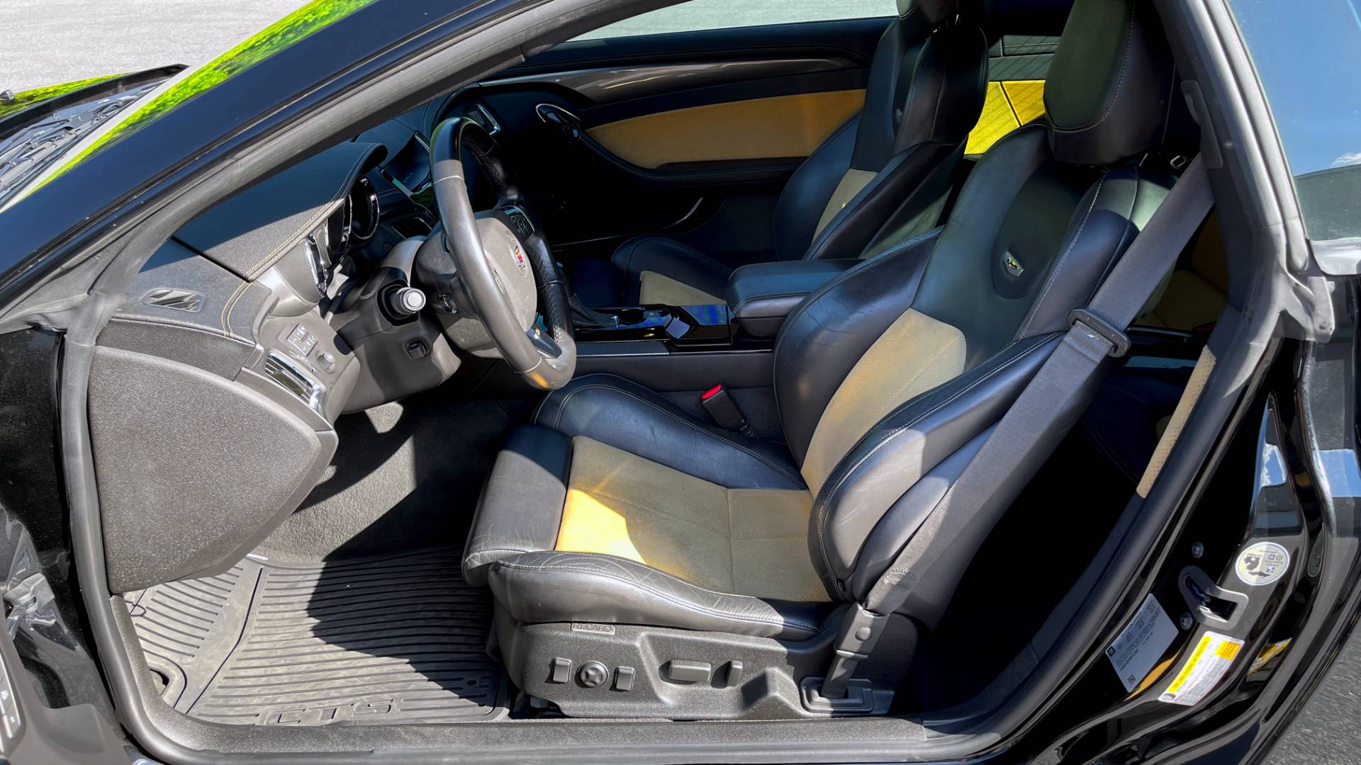 Used 2011 Cadillac CTS-V COUPE 6.2L 600HP+ / NAV / BOSE / SUNROOF / RECARO / 19IN WHLS / REARVIEW for sale Sold at Formula Imports in Charlotte NC 28227 38