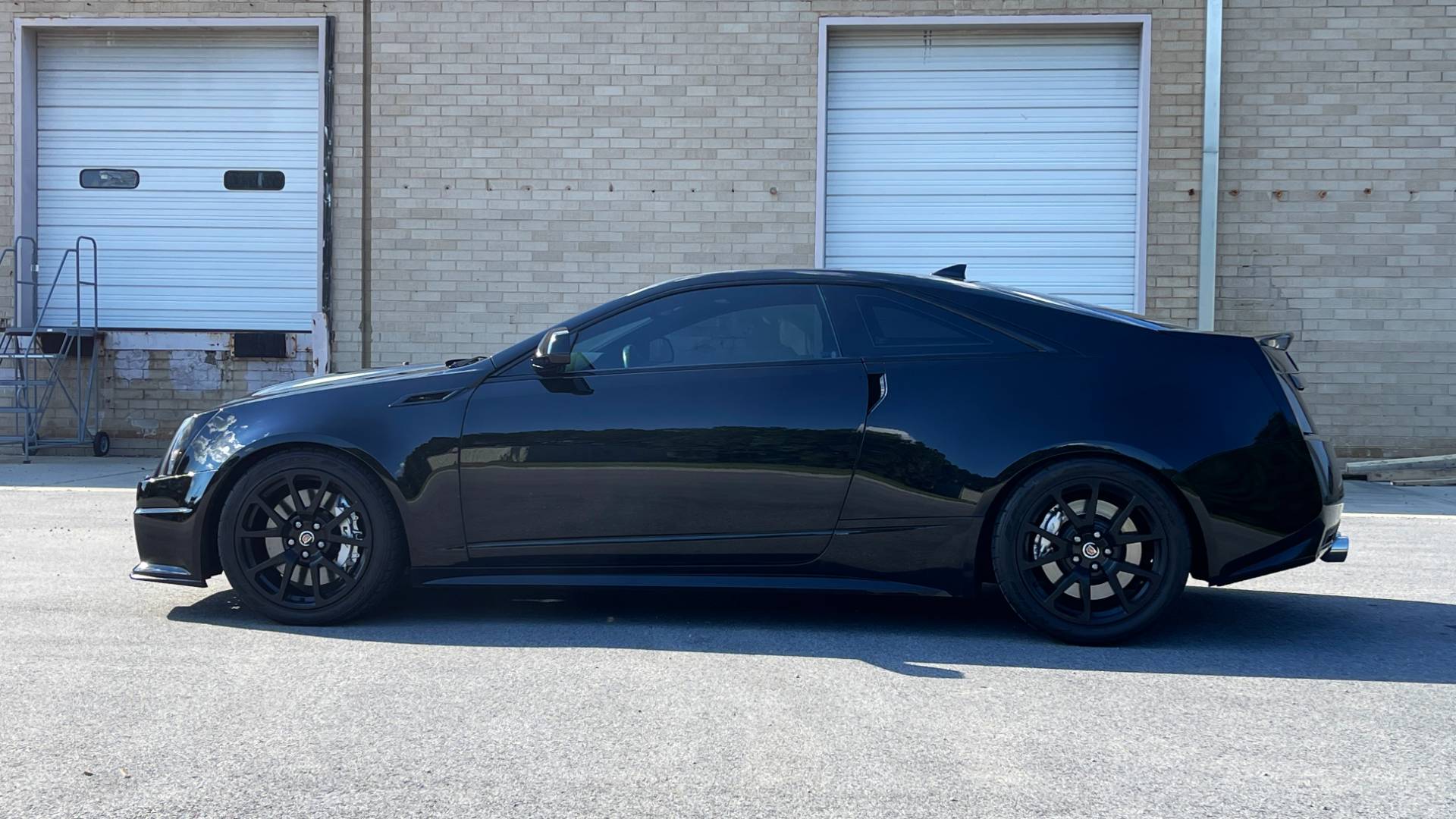 Used 2011 Cadillac CTS-V COUPE 6.2L 600HP+ / NAV / BOSE / SUNROOF / RECARO / 19IN WHLS / REARVIEW for sale Sold at Formula Imports in Charlotte NC 28227 4