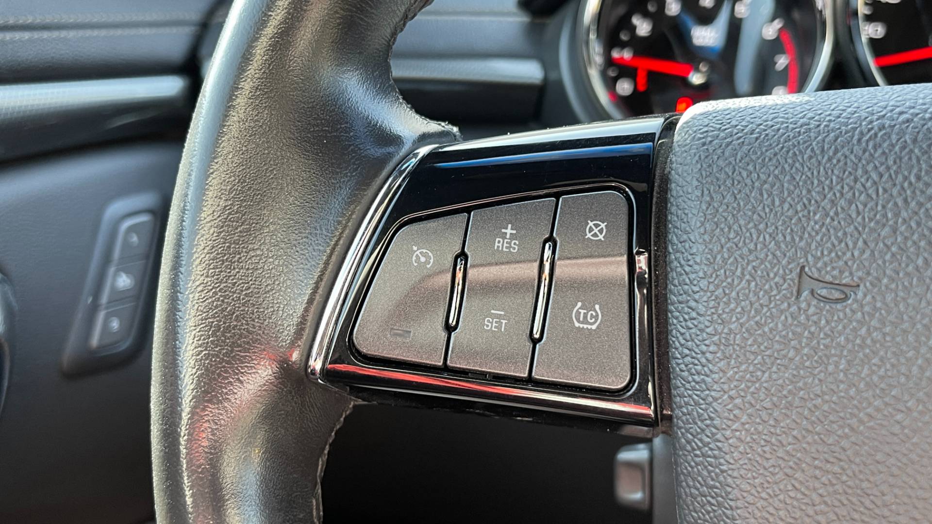Used 2011 Cadillac CTS-V COUPE 6.2L 600HP+ / NAV / BOSE / SUNROOF / RECARO / 19IN WHLS / REARVIEW for sale Sold at Formula Imports in Charlotte NC 28227 61