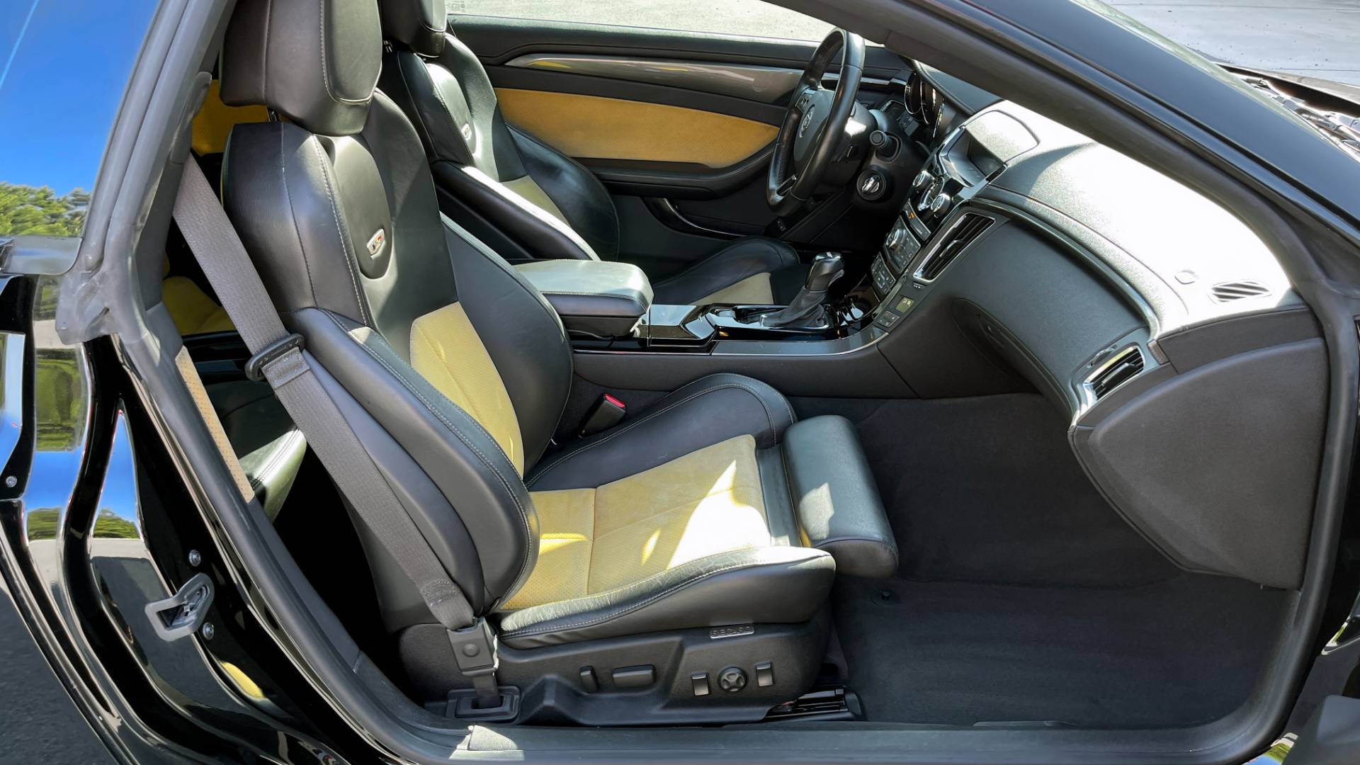 Used 2011 Cadillac CTS-V COUPE 6.2L 600HP+ / NAV / BOSE / SUNROOF / RECARO / 19IN WHLS / REARVIEW for sale Sold at Formula Imports in Charlotte NC 28227 85
