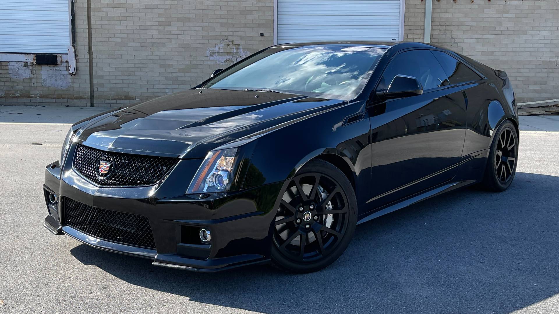 Used 2011 Cadillac CTS-V COUPE 6.2L 600HP+ / NAV / BOSE / SUNROOF / RECARO / 19IN WHLS / REARVIEW for sale Sold at Formula Imports in Charlotte NC 28227 1