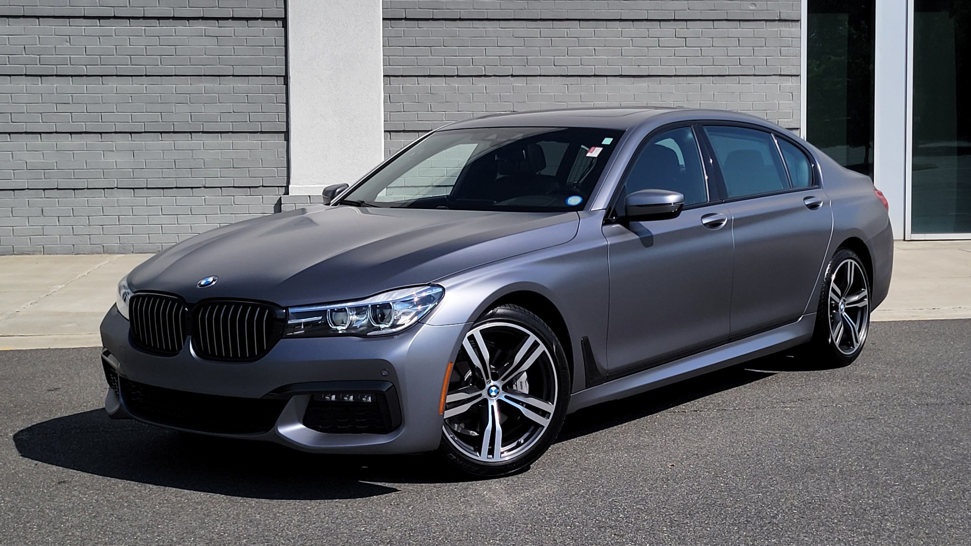 Used 2018 BMW 7 SERIES 740I M-SPORT SEDAN / 8-SPD AUTO / NAV / SUNROOF / H/K SND / CAMERA for sale $48,995 at Formula Imports in Charlotte NC 28227 10