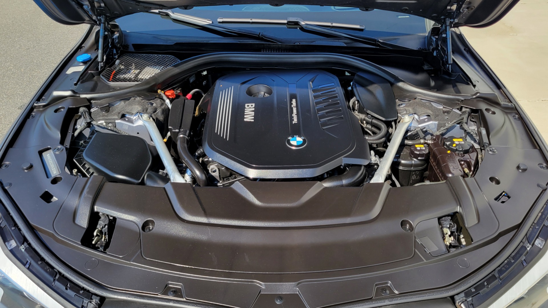 Used 2018 BMW 7 SERIES 740I M-SPORT SEDAN / 8-SPD AUTO / NAV / SUNROOF / H/K SND / CAMERA for sale $48,995 at Formula Imports in Charlotte NC 28227 15