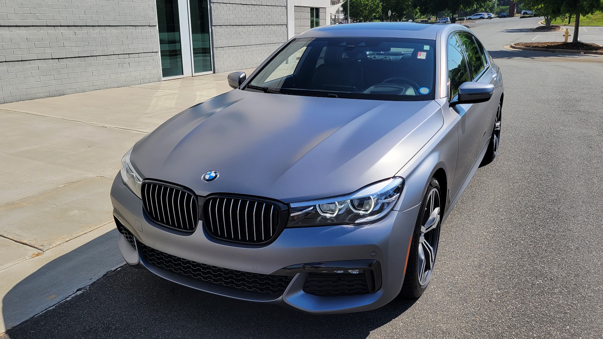 Used 2018 BMW 7 SERIES 740I M-SPORT SEDAN / 8-SPD AUTO / NAV / SUNROOF / H/K SND / CAMERA for sale Sold at Formula Imports in Charlotte NC 28227 2