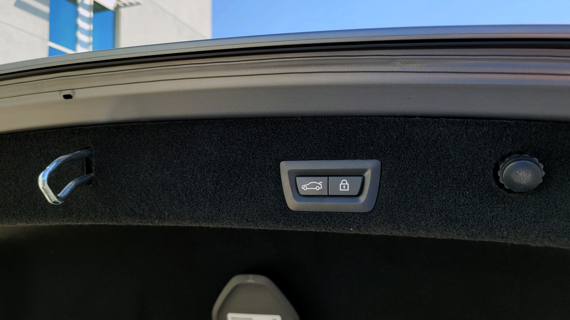 Used 2018 BMW 7 SERIES 740I M-SPORT SEDAN / 8-SPD AUTO / NAV / SUNROOF / H/K SND / CAMERA for sale $48,995 at Formula Imports in Charlotte NC 28227 24
