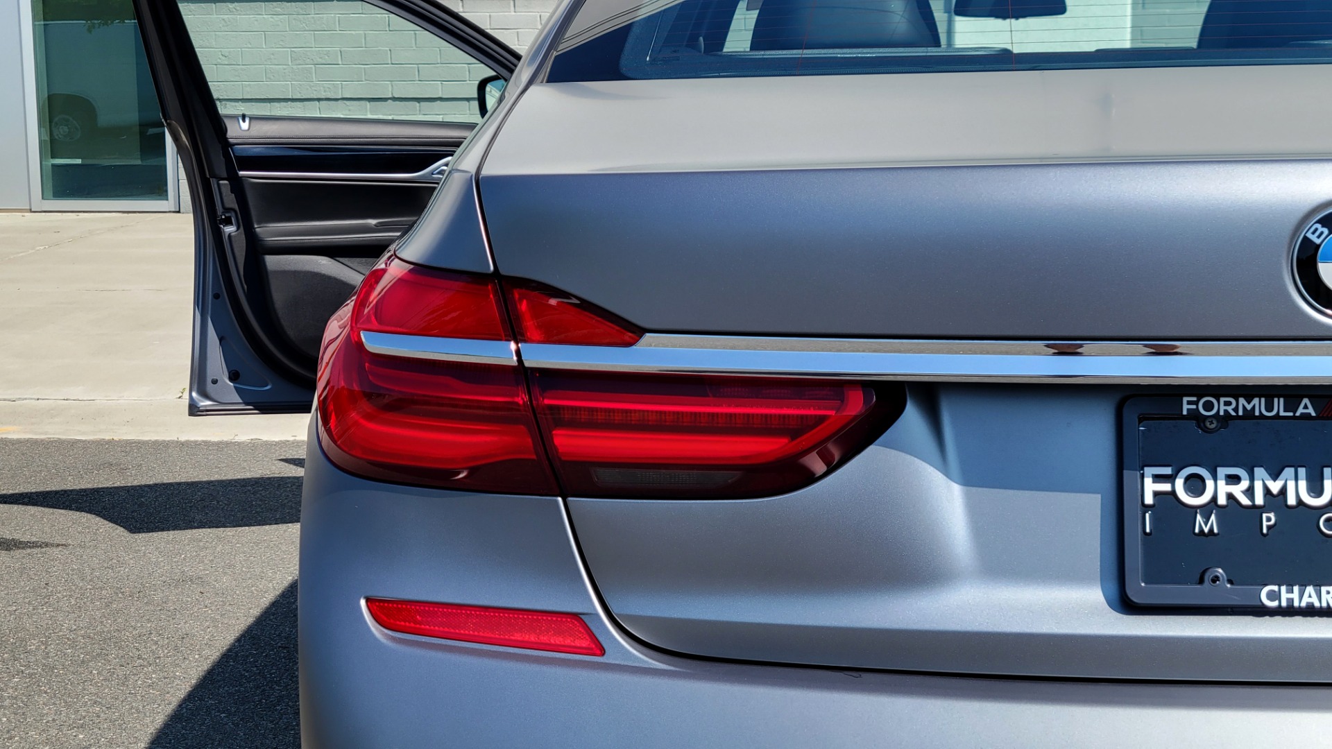 Used 2018 BMW 7 SERIES 740I M-SPORT SEDAN / 8-SPD AUTO / NAV / SUNROOF / H/K SND / CAMERA for sale Sold at Formula Imports in Charlotte NC 28227 33