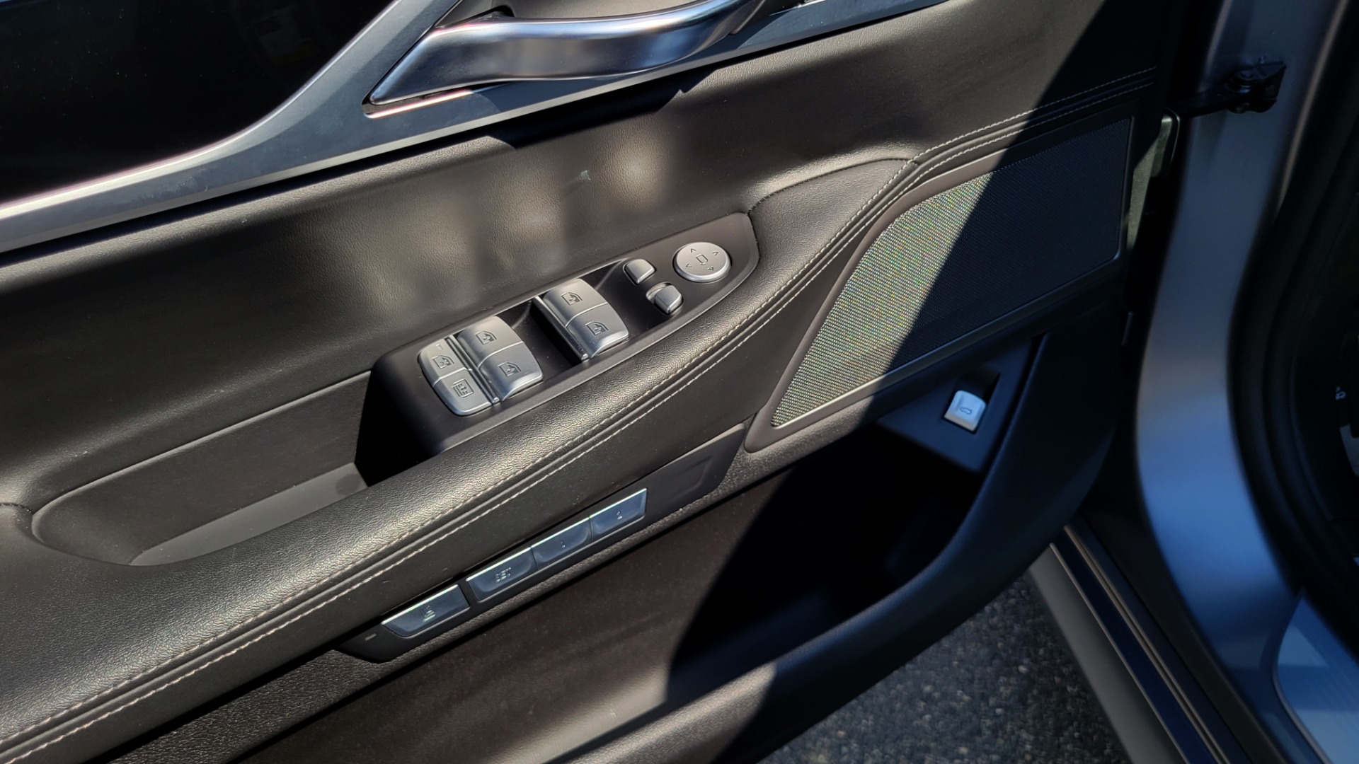 Used 2018 BMW 7 SERIES 740I M-SPORT SEDAN / 8-SPD AUTO / NAV / SUNROOF / H/K SND / CAMERA for sale $48,995 at Formula Imports in Charlotte NC 28227 36
