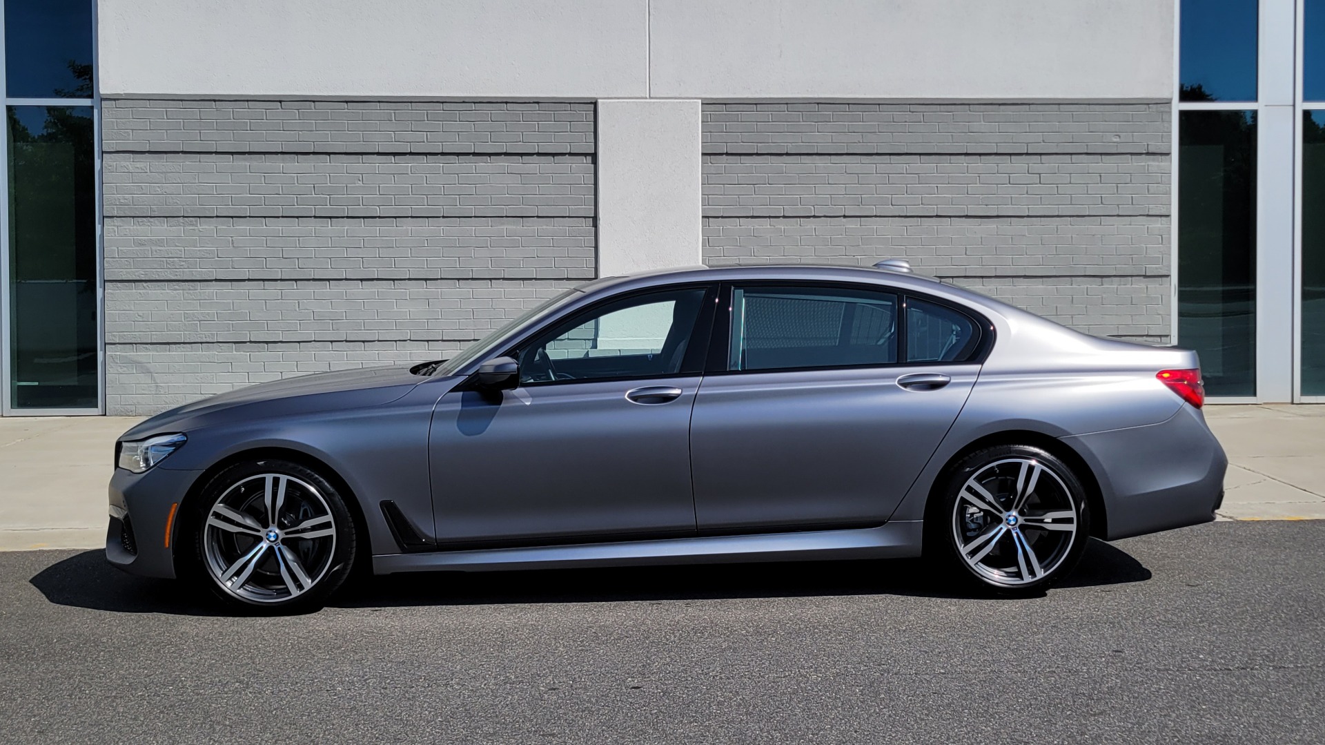 Used 2018 BMW 7 SERIES 740I M-SPORT SEDAN / 8-SPD AUTO / NAV / SUNROOF / H/K SND / CAMERA for sale $48,995 at Formula Imports in Charlotte NC 28227 4