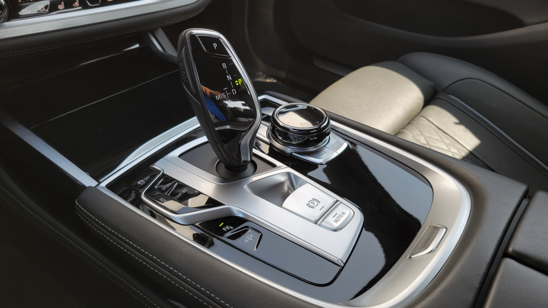 Used 2018 BMW 7 SERIES 740I M-SPORT SEDAN / 8-SPD AUTO / NAV / SUNROOF / H/K SND / CAMERA for sale Sold at Formula Imports in Charlotte NC 28227 56