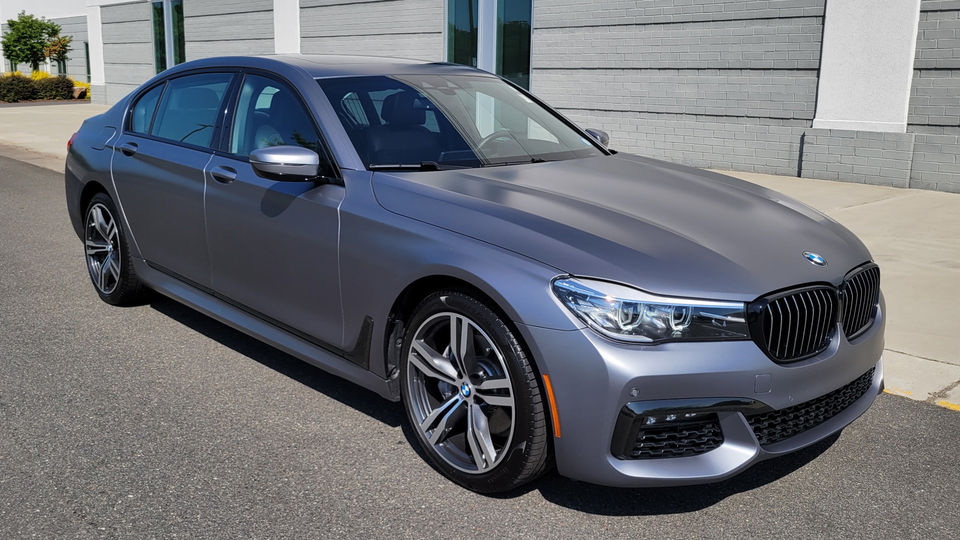 Used 2018 BMW 7 SERIES 740I M-SPORT SEDAN / 8-SPD AUTO / NAV / SUNROOF / H/K SND / CAMERA for sale Sold at Formula Imports in Charlotte NC 28227 6