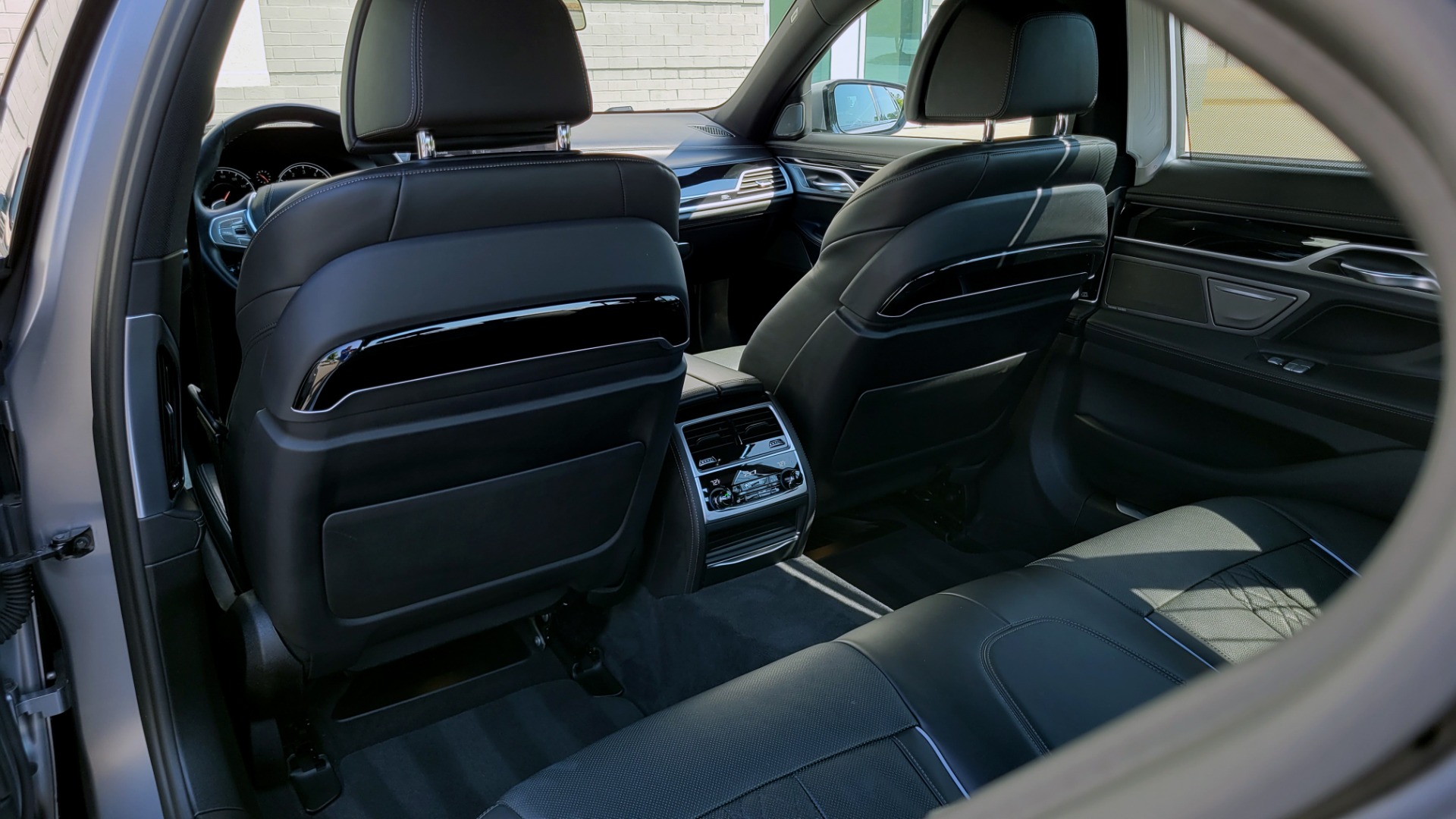 Used 2018 BMW 7 SERIES 740I M-SPORT SEDAN / 8-SPD AUTO / NAV / SUNROOF / H/K SND / CAMERA for sale Sold at Formula Imports in Charlotte NC 28227 72