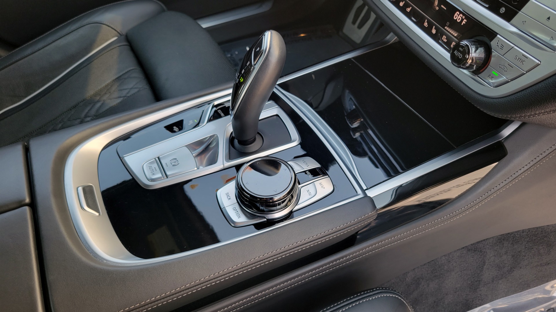 Used 2018 BMW 7 SERIES 740I M-SPORT SEDAN / 8-SPD AUTO / NAV / SUNROOF / H/K SND / CAMERA for sale Sold at Formula Imports in Charlotte NC 28227 78
