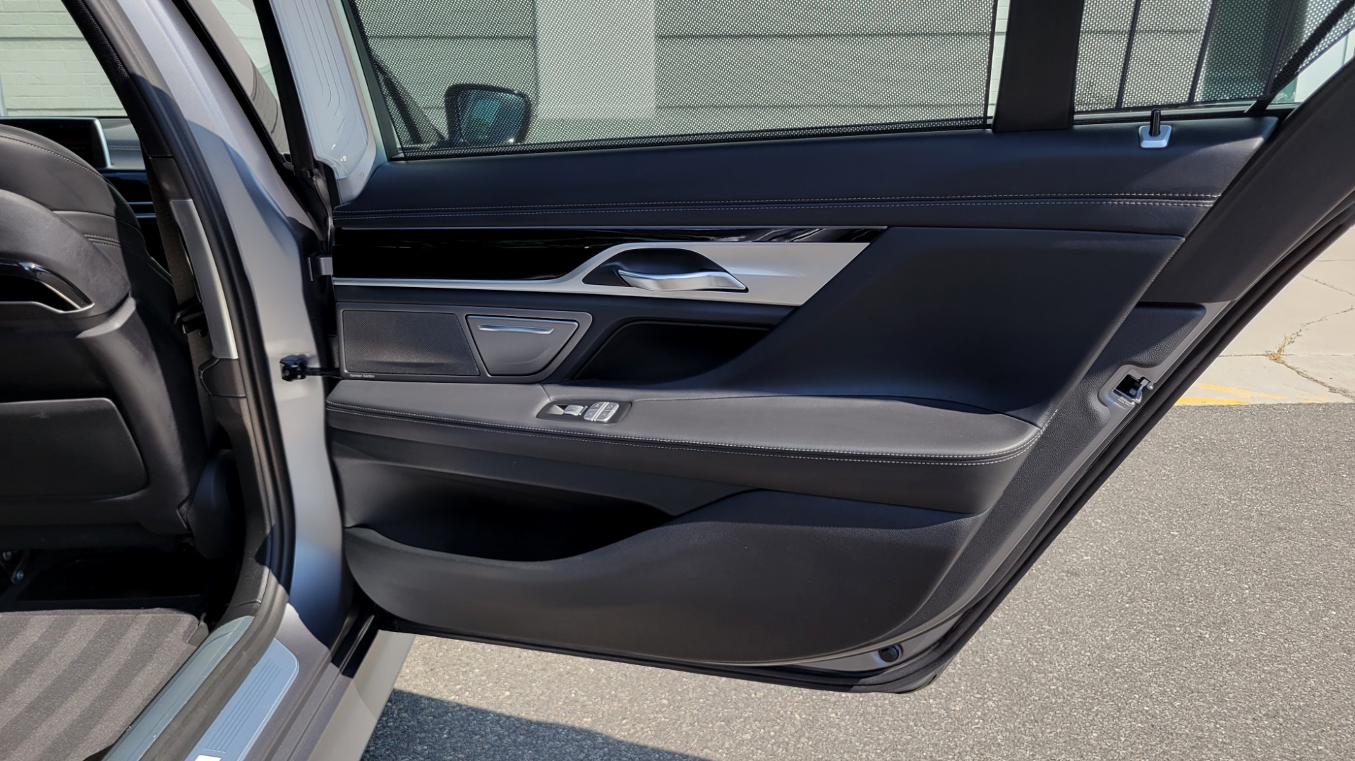 Used 2018 BMW 7 SERIES 740I M-SPORT SEDAN / 8-SPD AUTO / NAV / SUNROOF / H/K SND / CAMERA for sale $48,995 at Formula Imports in Charlotte NC 28227 79