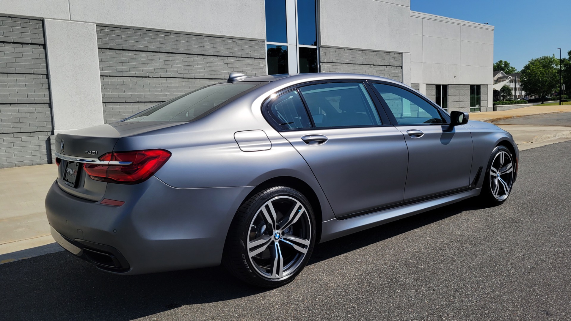 Used 2018 BMW 7 SERIES 740I M-SPORT SEDAN / 8-SPD AUTO / NAV / SUNROOF / H/K SND / CAMERA for sale Sold at Formula Imports in Charlotte NC 28227 8
