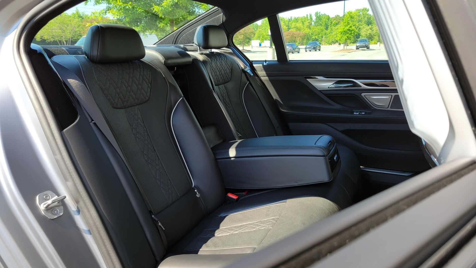 Used 2018 BMW 7 SERIES 740I M-SPORT SEDAN / 8-SPD AUTO / NAV / SUNROOF / H/K SND / CAMERA for sale Sold at Formula Imports in Charlotte NC 28227 83