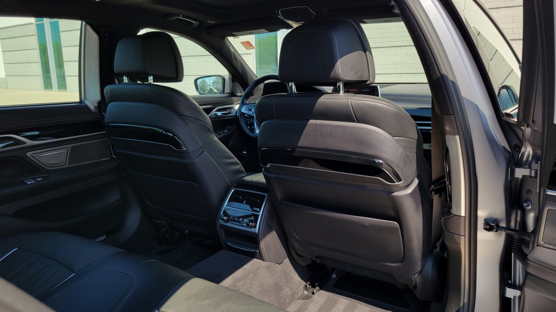 Used 2018 BMW 7 SERIES 740I M-SPORT SEDAN / 8-SPD AUTO / NAV / SUNROOF / H/K SND / CAMERA for sale $48,995 at Formula Imports in Charlotte NC 28227 85