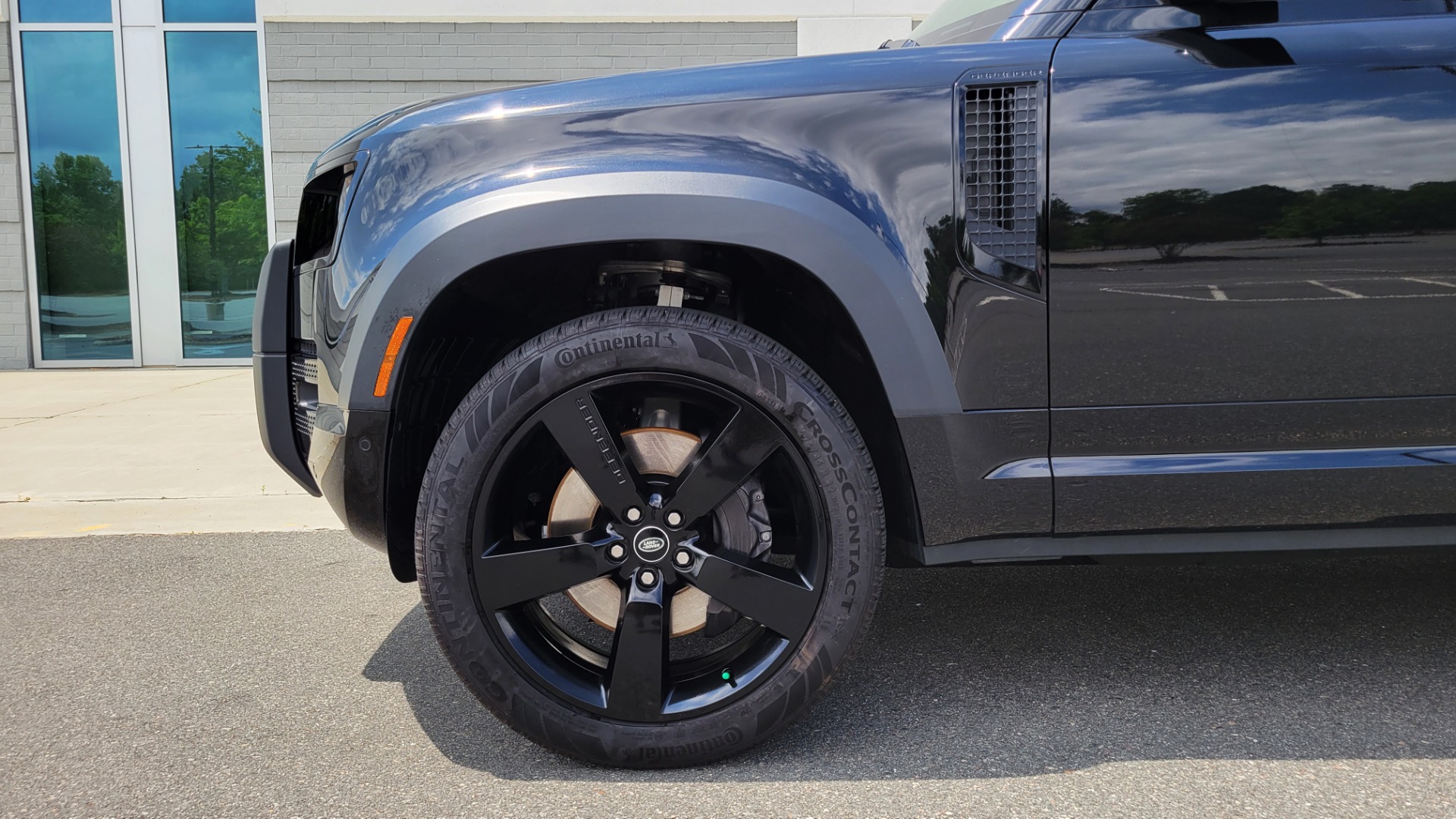 Used 2022 Land Rover DEFENDER X-DYNAMIC SE / NAV / SUNROOF / AIR SUSPENSION PKG / ADAPT CRUISE for sale $104,900 at Formula Imports in Charlotte NC 28227 107