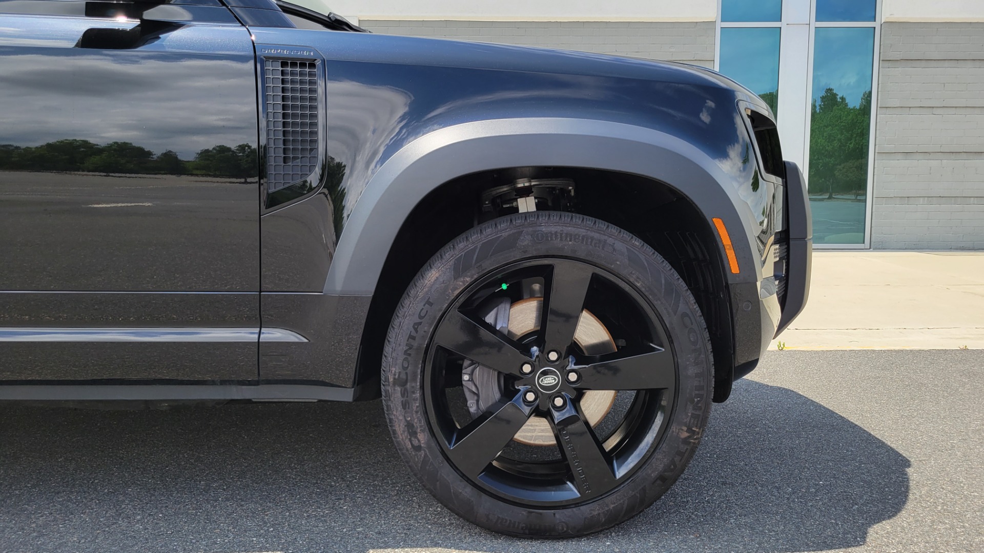 Used 2022 Land Rover DEFENDER X-DYNAMIC SE / NAV / SUNROOF / AIR SUSPENSION PKG / ADAPT CRUISE for sale $104,900 at Formula Imports in Charlotte NC 28227 110